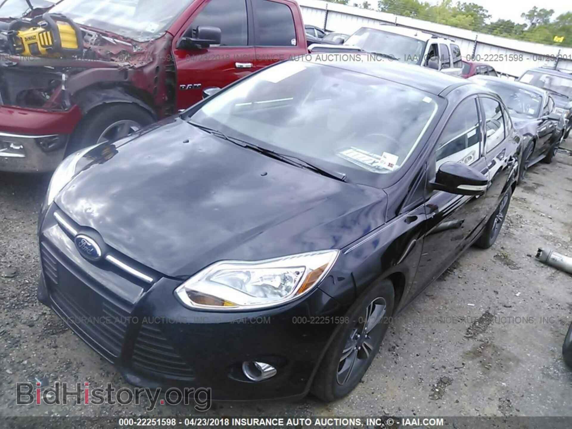 2014 Ford Focus - VIN: 1FADP3F21EL103625 - Photo 2