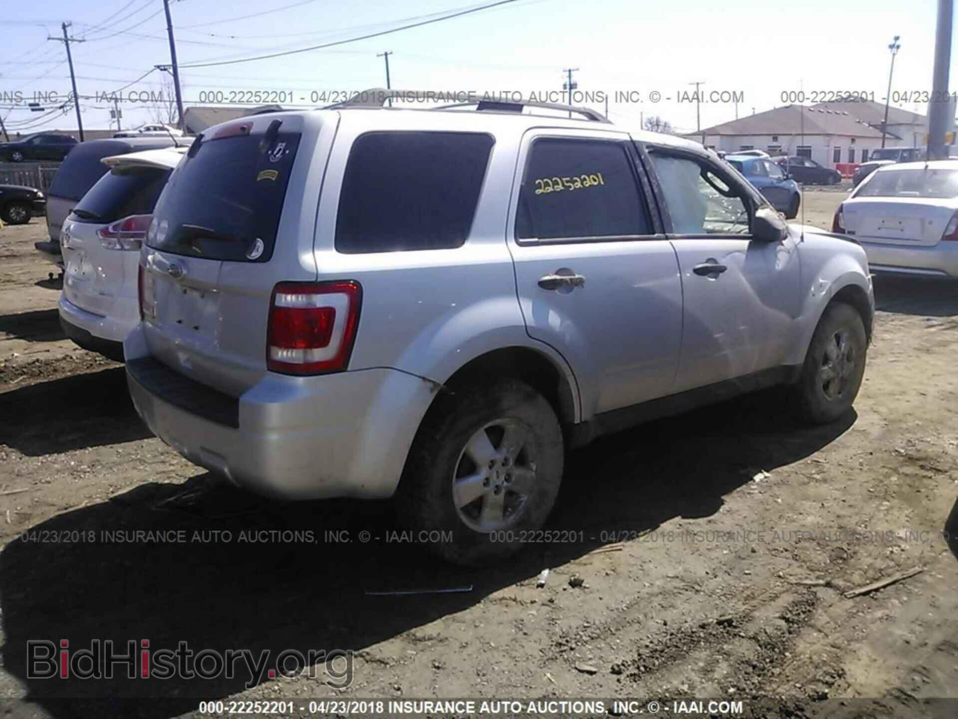 2012 Ford Escape - VIN: 1FMCU9D72CKA13446 - Photo 4