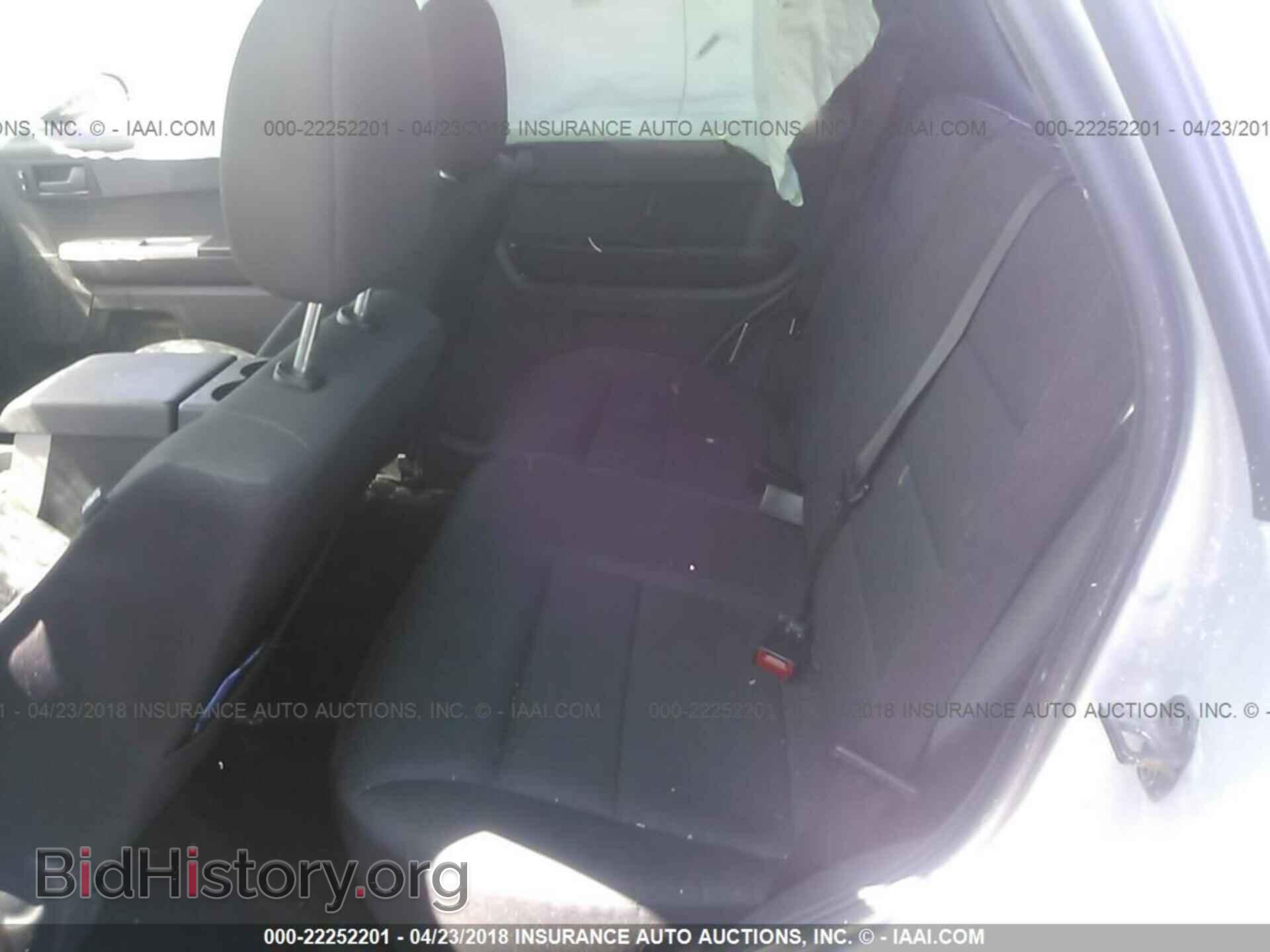 2012 Ford Escape - VIN: 1FMCU9D72CKA13446 - Photo 8