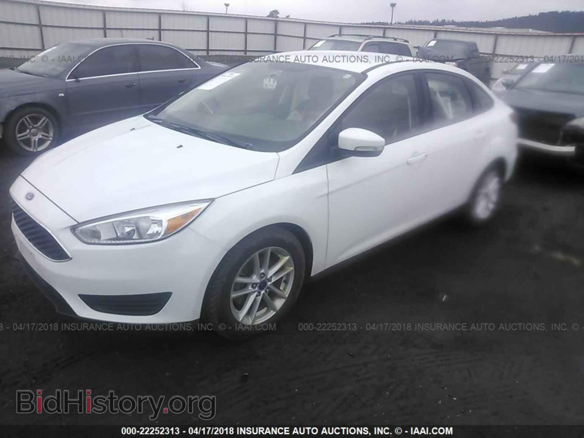 2017 Ford Focus - VIN: 1FADP3F23HL206839 - Photo 2