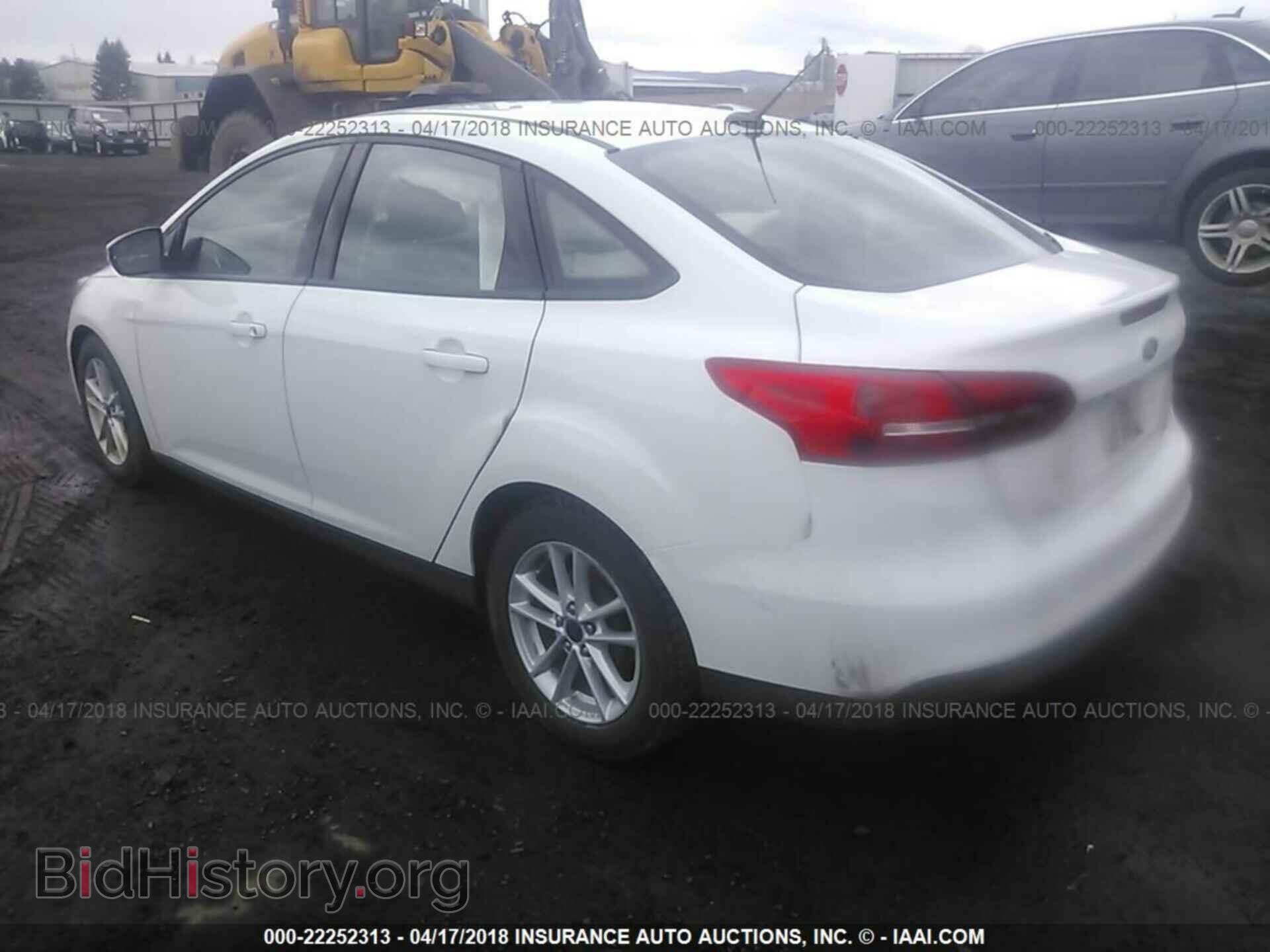2017 Ford Focus - VIN: 1FADP3F23HL206839 - Photo 3