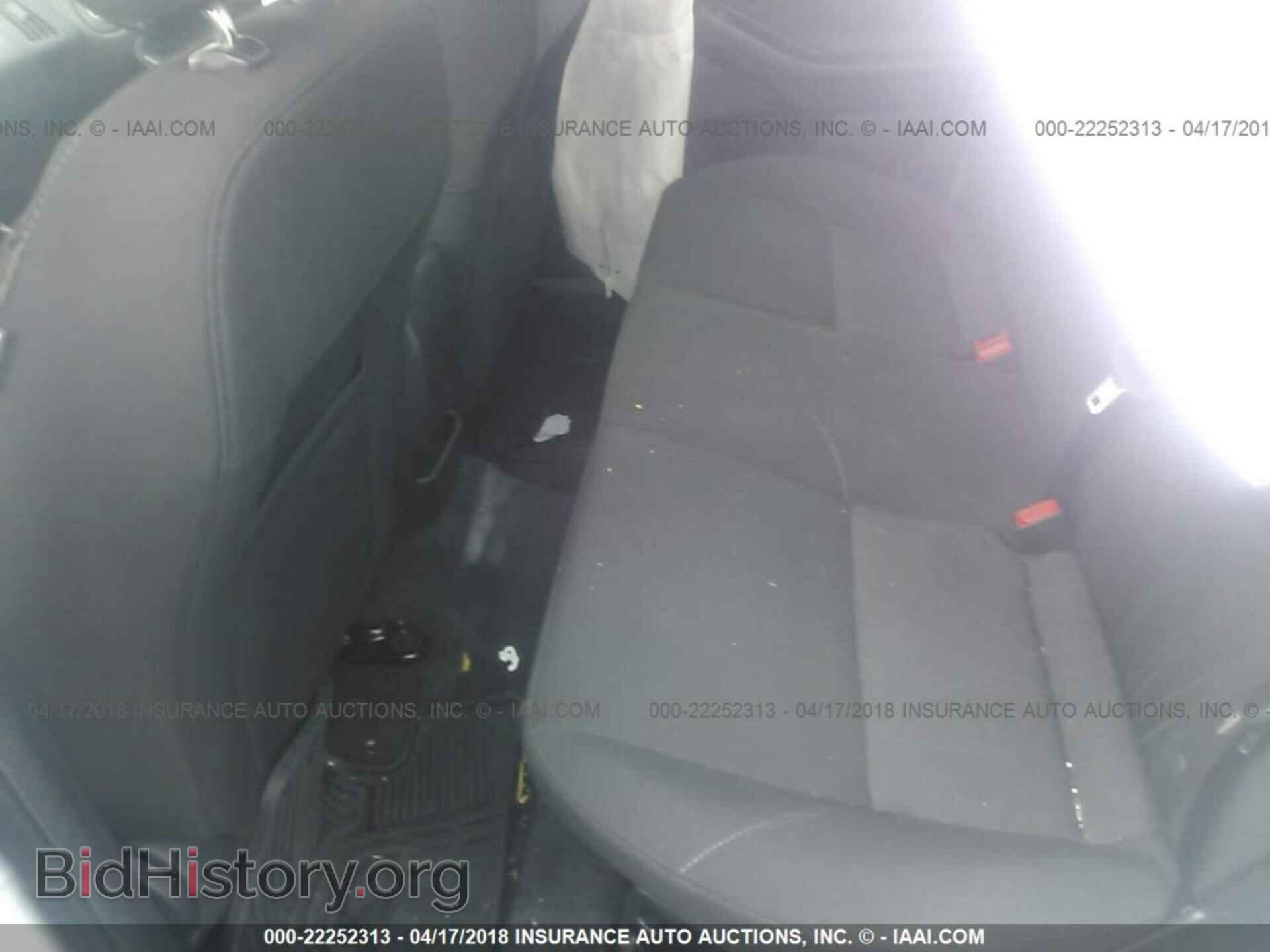 2017 Ford Focus - VIN: 1FADP3F23HL206839 - Photo 8