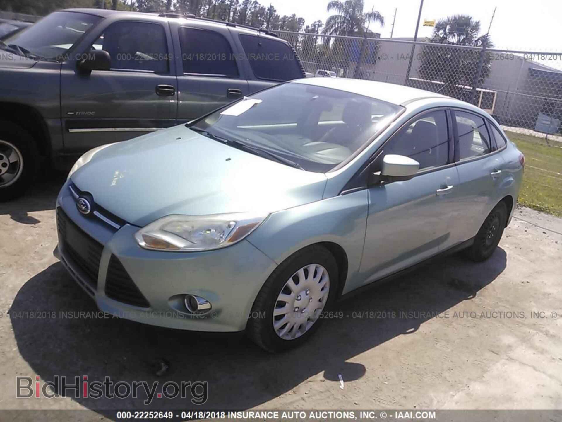 2012 Ford Focus - VIN: 1FAHP3F24CL263352 - Фото 2