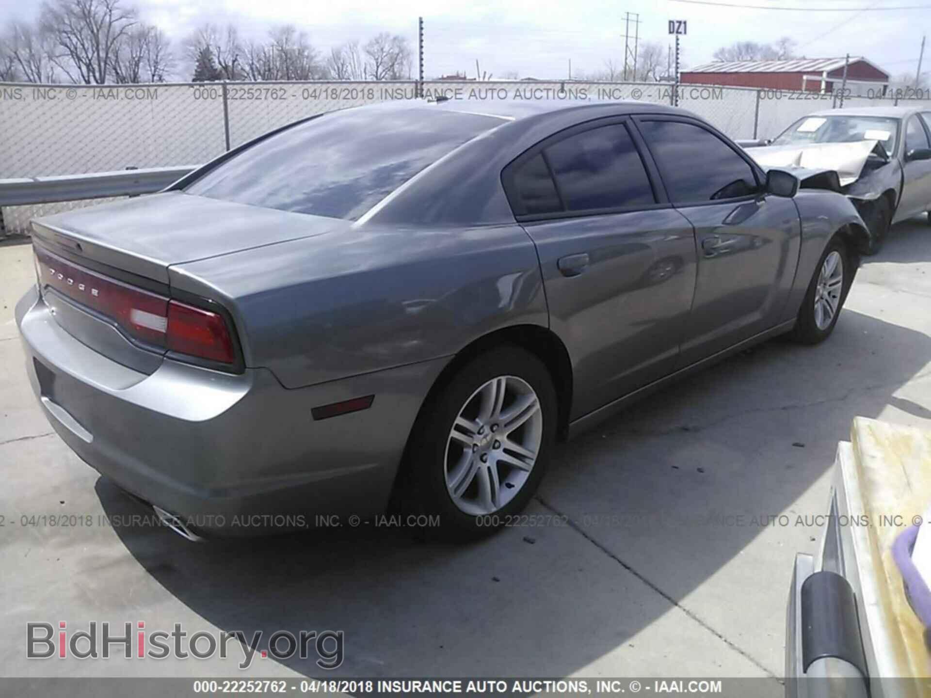 2011 Dodge Charger - VIN: 2B3CL3CG5BH525781 - Фото 4