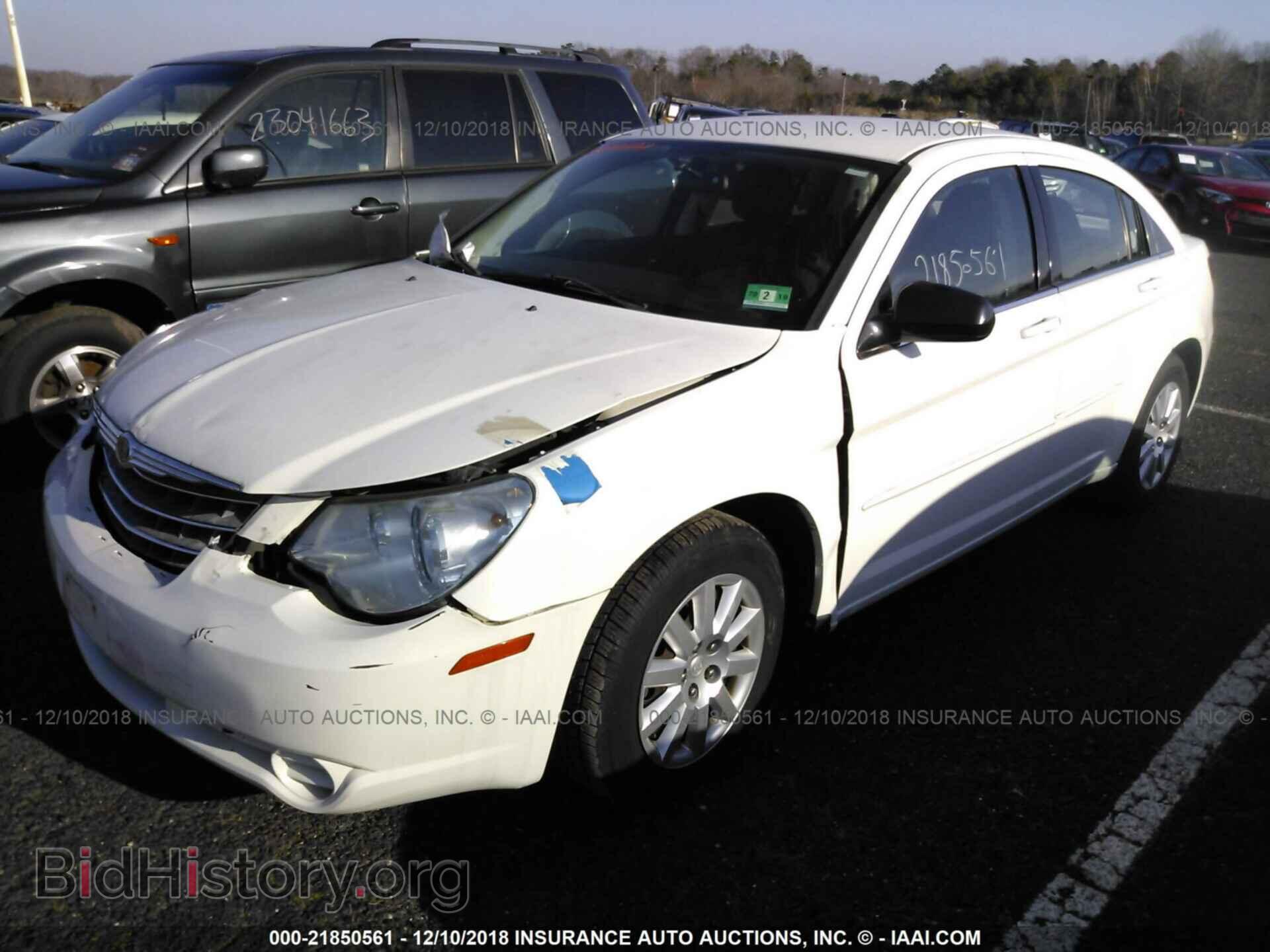 2010 CHRYSLER SEBRING - VIN: 1C3CC4FB4AN154062 - Фото 2