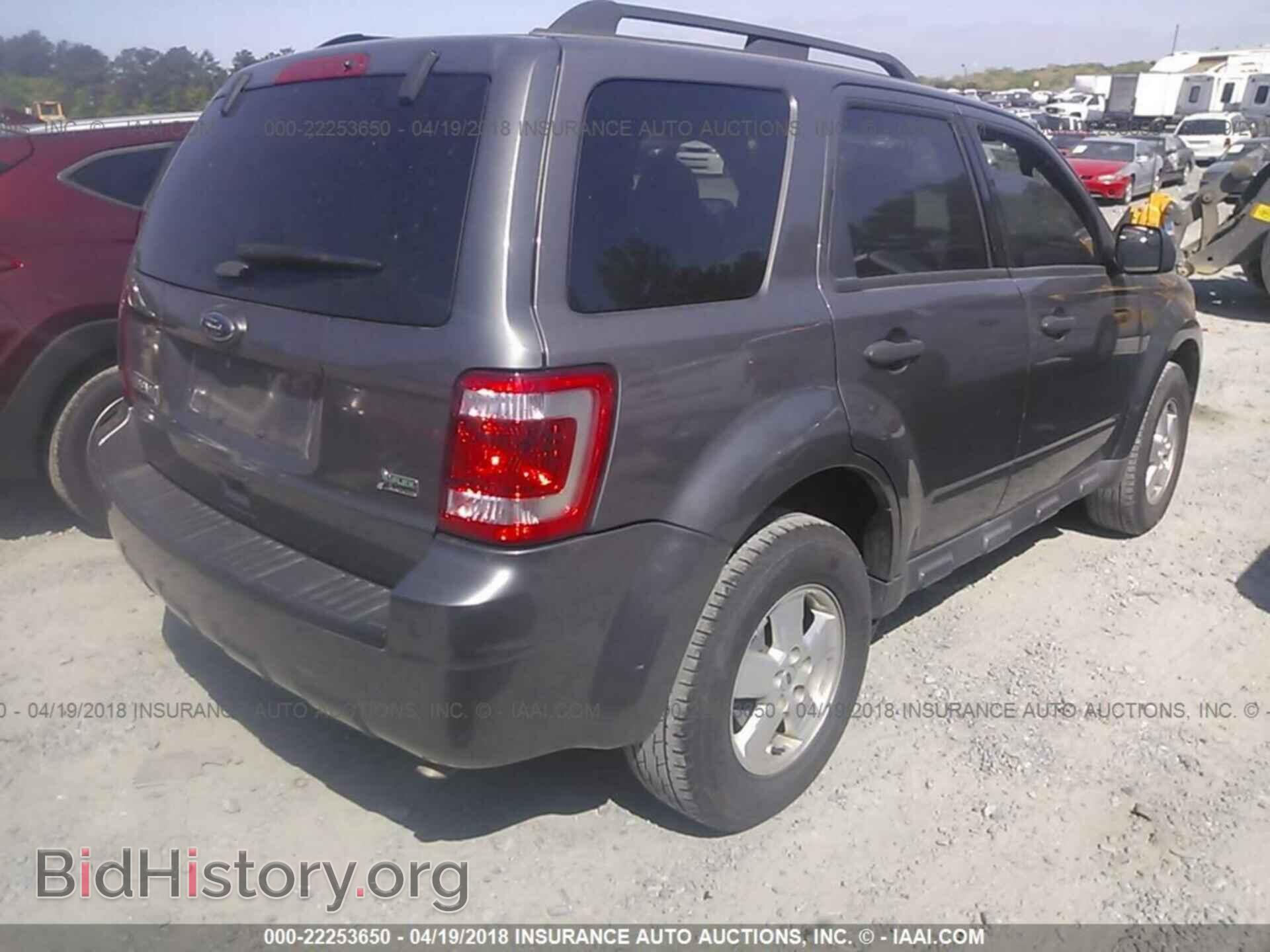 2011 Ford Escape - VIN: 1FMCU0DG5BKB73668 - Фото 4