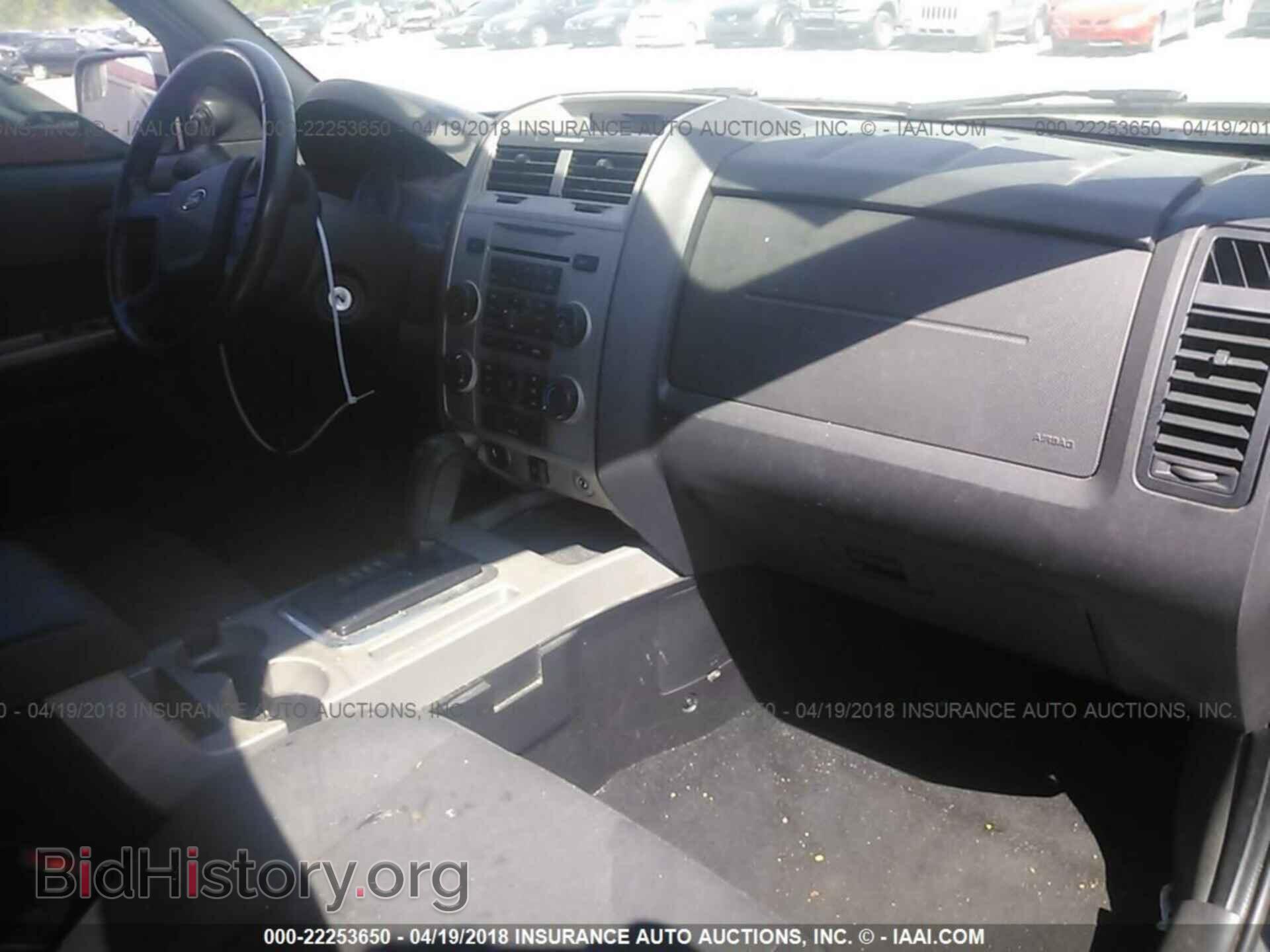 2011 Ford Escape - VIN: 1FMCU0DG5BKB73668 - Фото 5