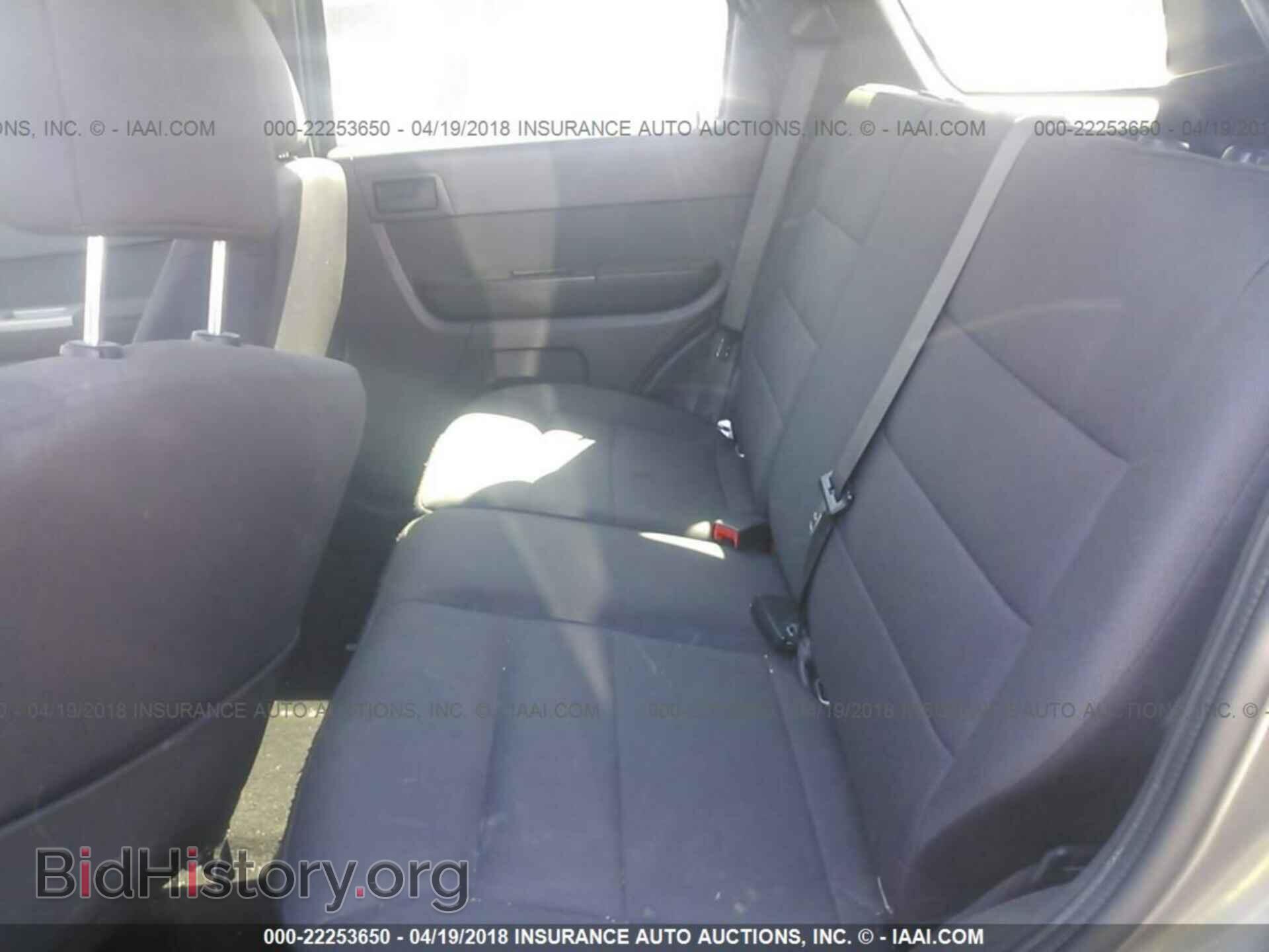 2011 Ford Escape - VIN: 1FMCU0DG5BKB73668 - Фото 8