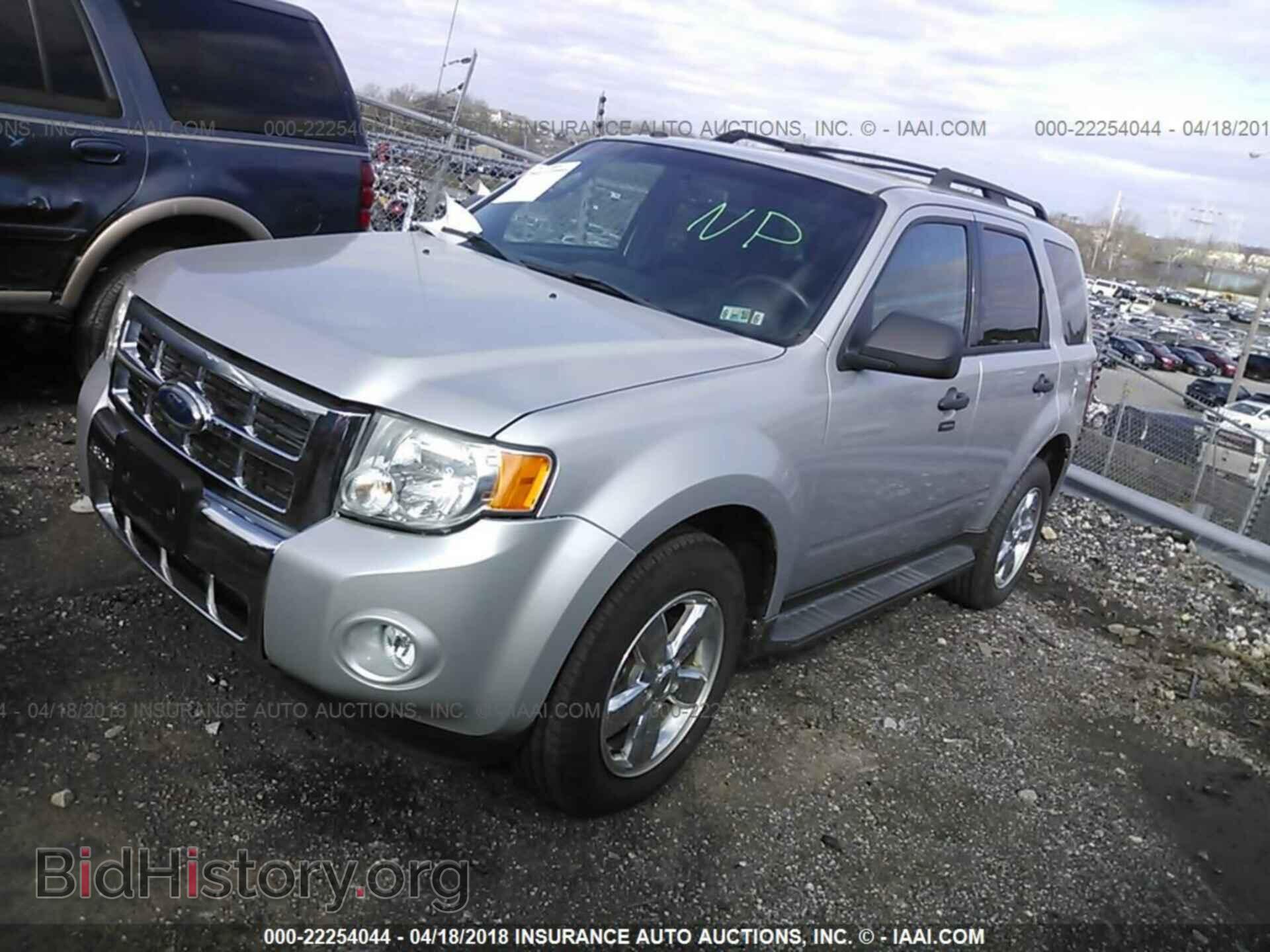 2011 Ford Escape - VIN: 1FMCU9DG4BKC59106 - Фото 2