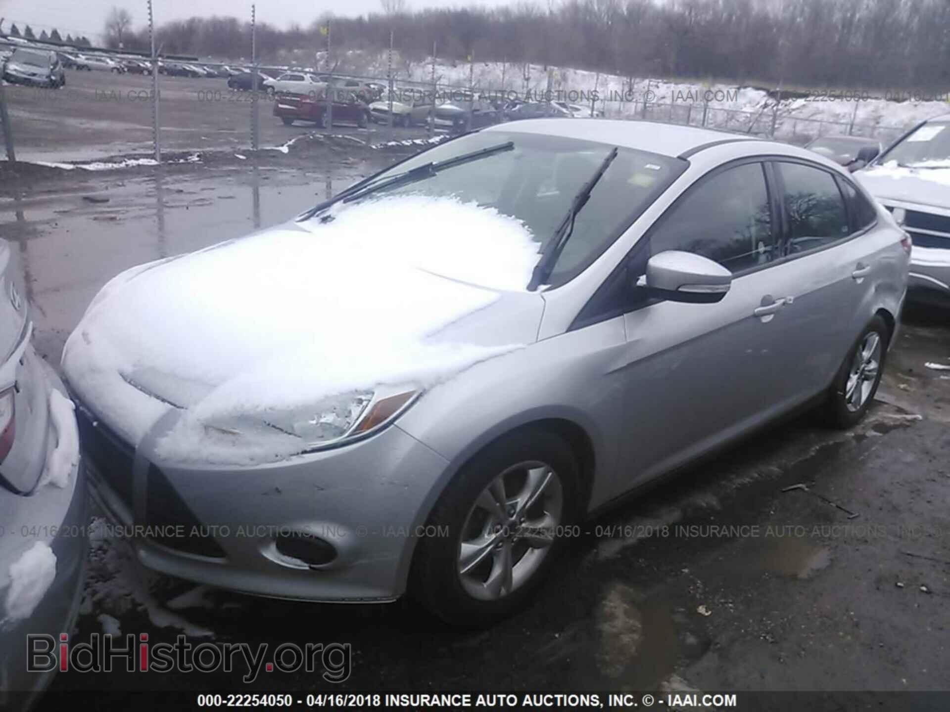 2014 Ford Focus - VIN: 1FADP3F24EL388448 - Фото 2