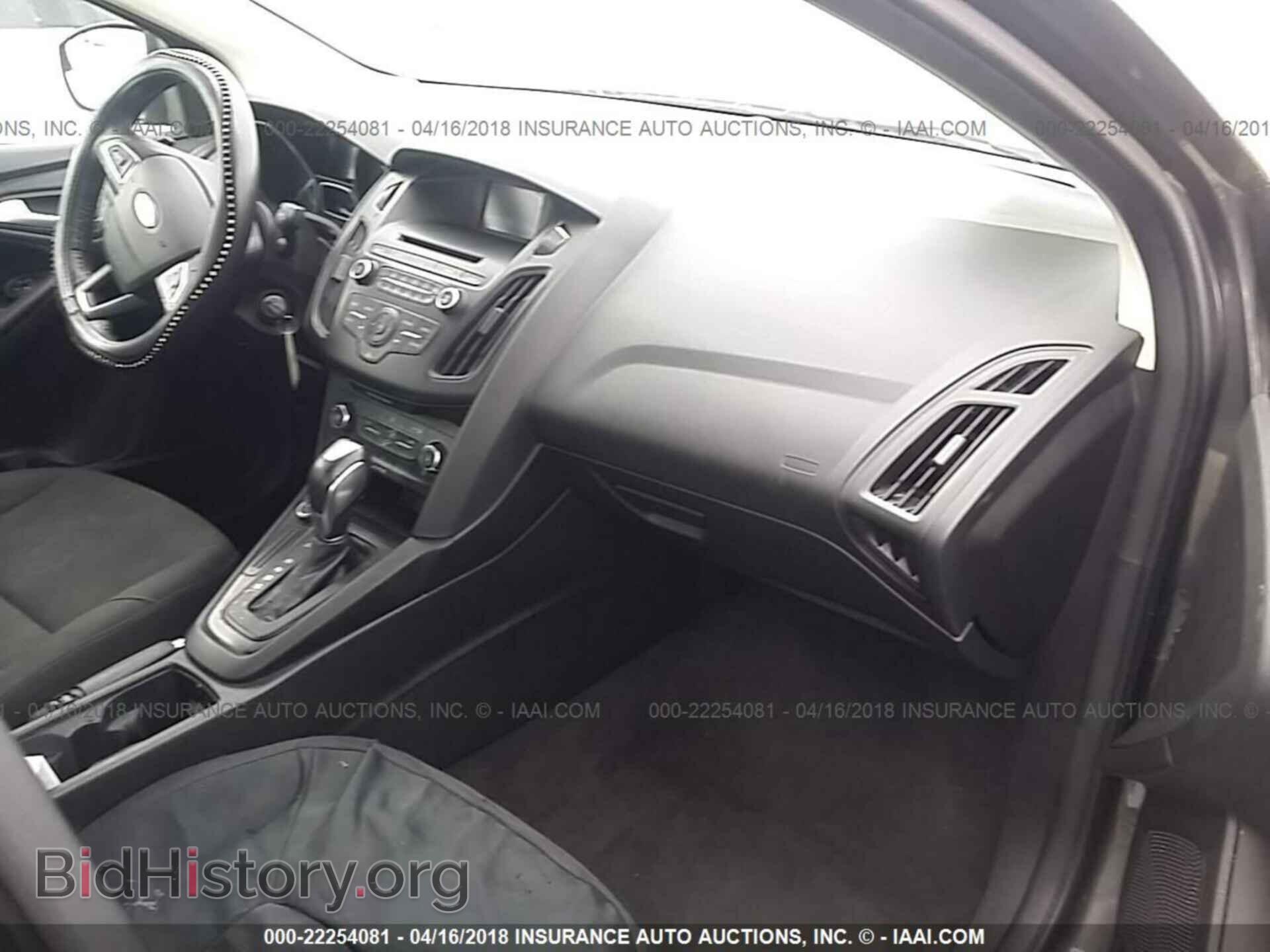 2015 Ford Focus - VIN: 1FADP3F22FL362304 - Photo 5