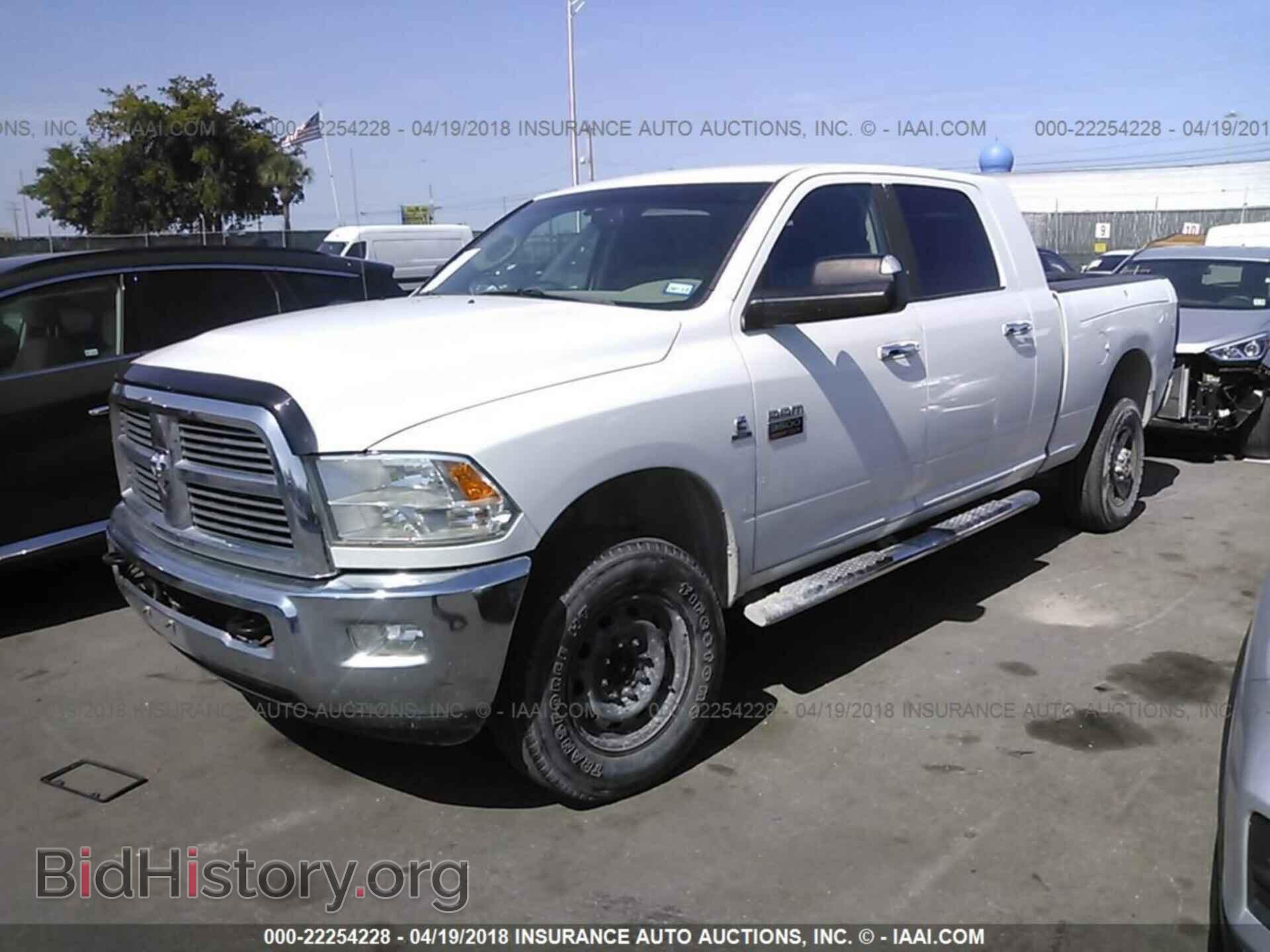 2012 Dodge Ram 3500 - VIN: 3C63D3LL0CG268188 - Фото 2