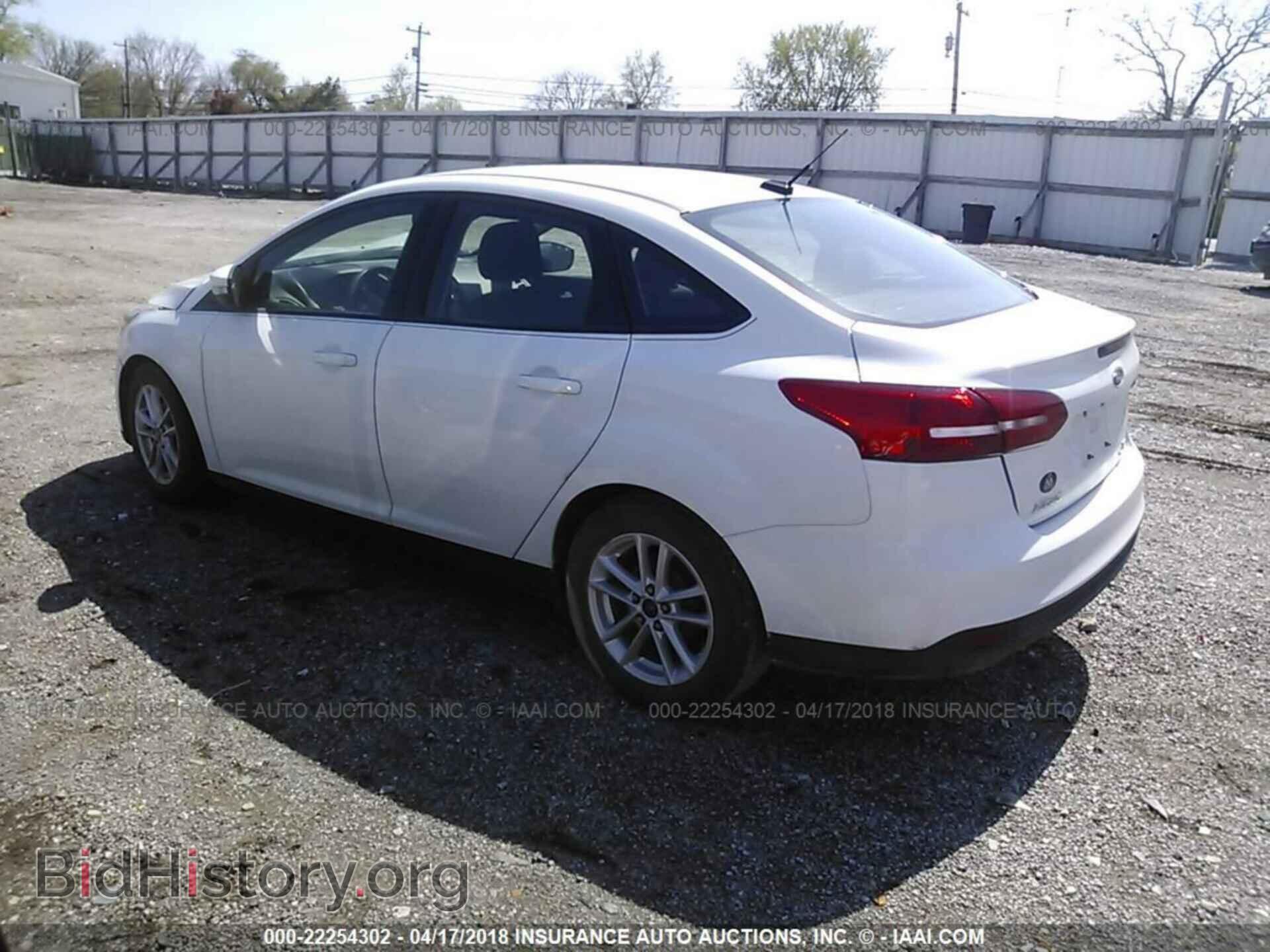 2015 Ford Focus - VIN: 1FADP3F23FL285992 - Photo 3
