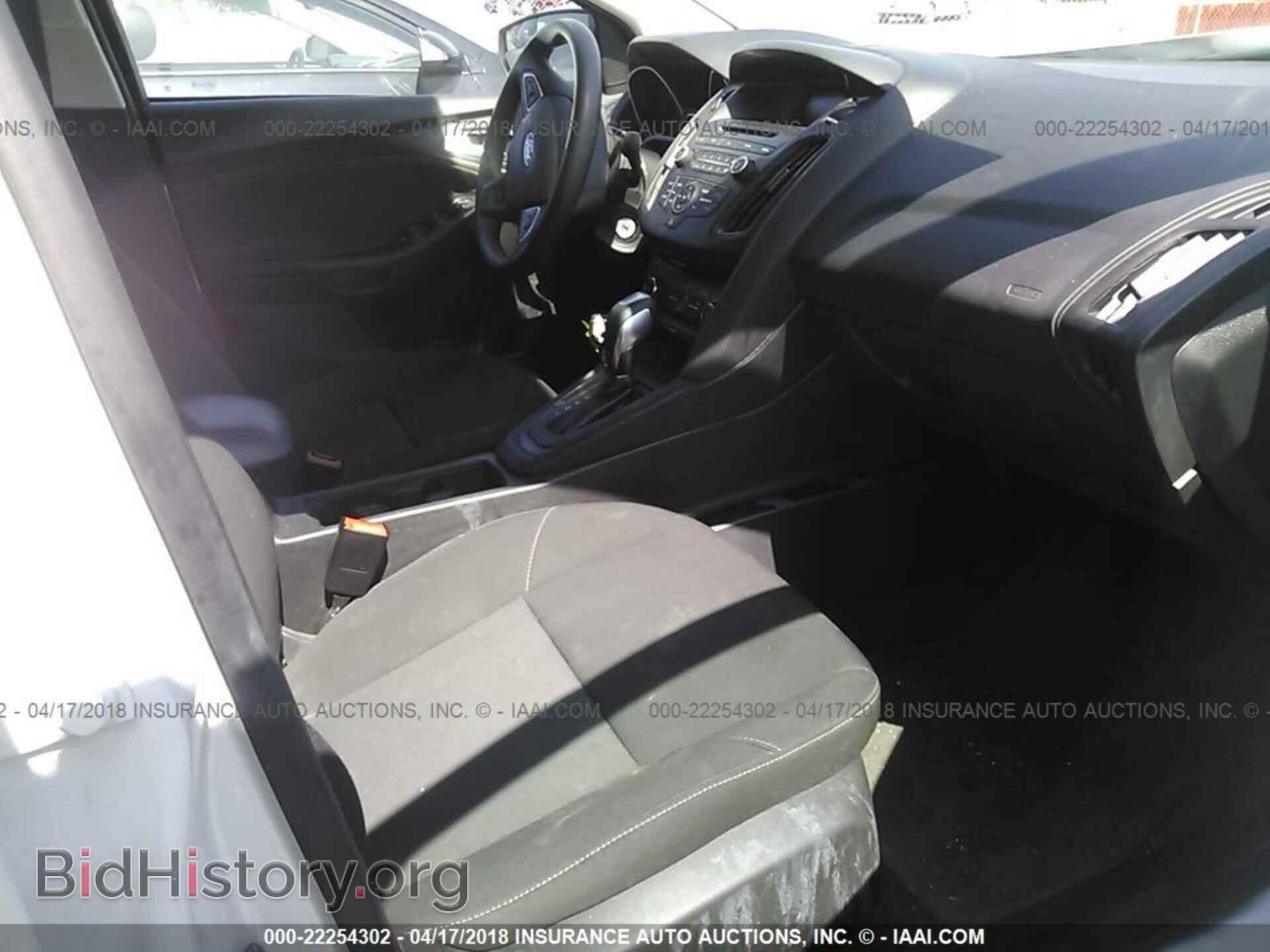 2015 Ford Focus - VIN: 1FADP3F23FL285992 - Photo 5