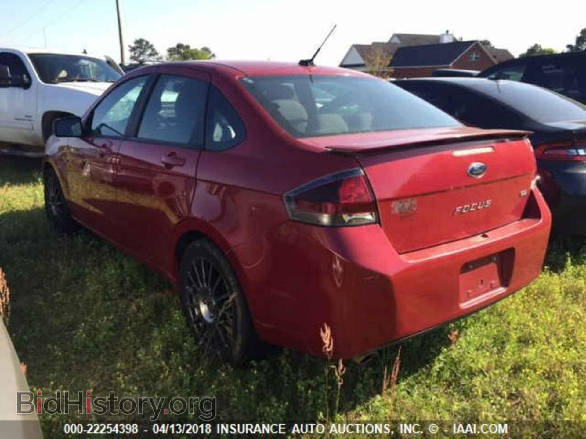 2011 Ford Focus - VIN: 1FAHP3GNXBW135932 - Фото 3