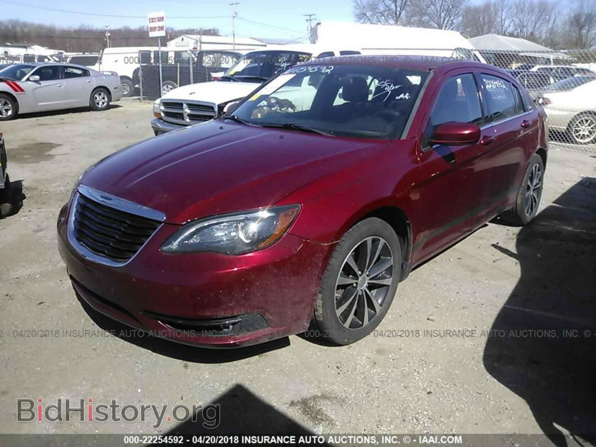 2013 Chrysler 200 - VIN: 1C3CCBBG6DN716635 - Фото 2