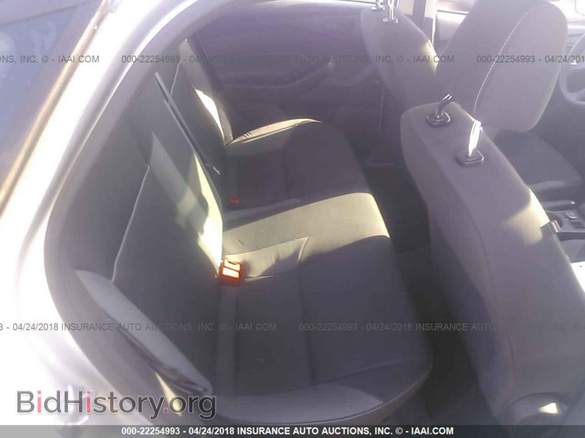 2012 Ford Focus - VIN: 1FAHP3E20CL129617 - Photo 8