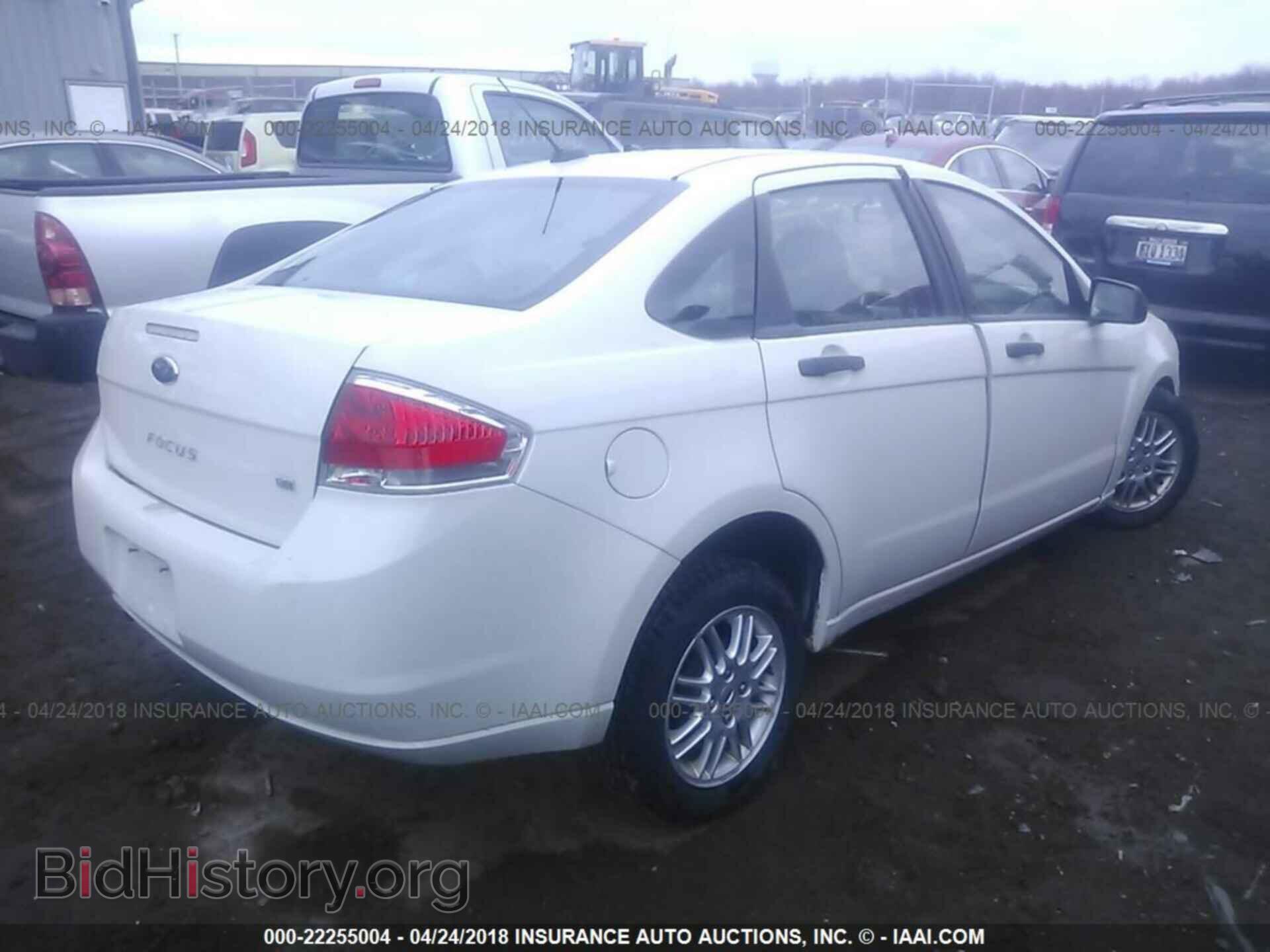 2011 Ford Focus - VIN: 1FAHP3FN9BW144512 - Фото 4