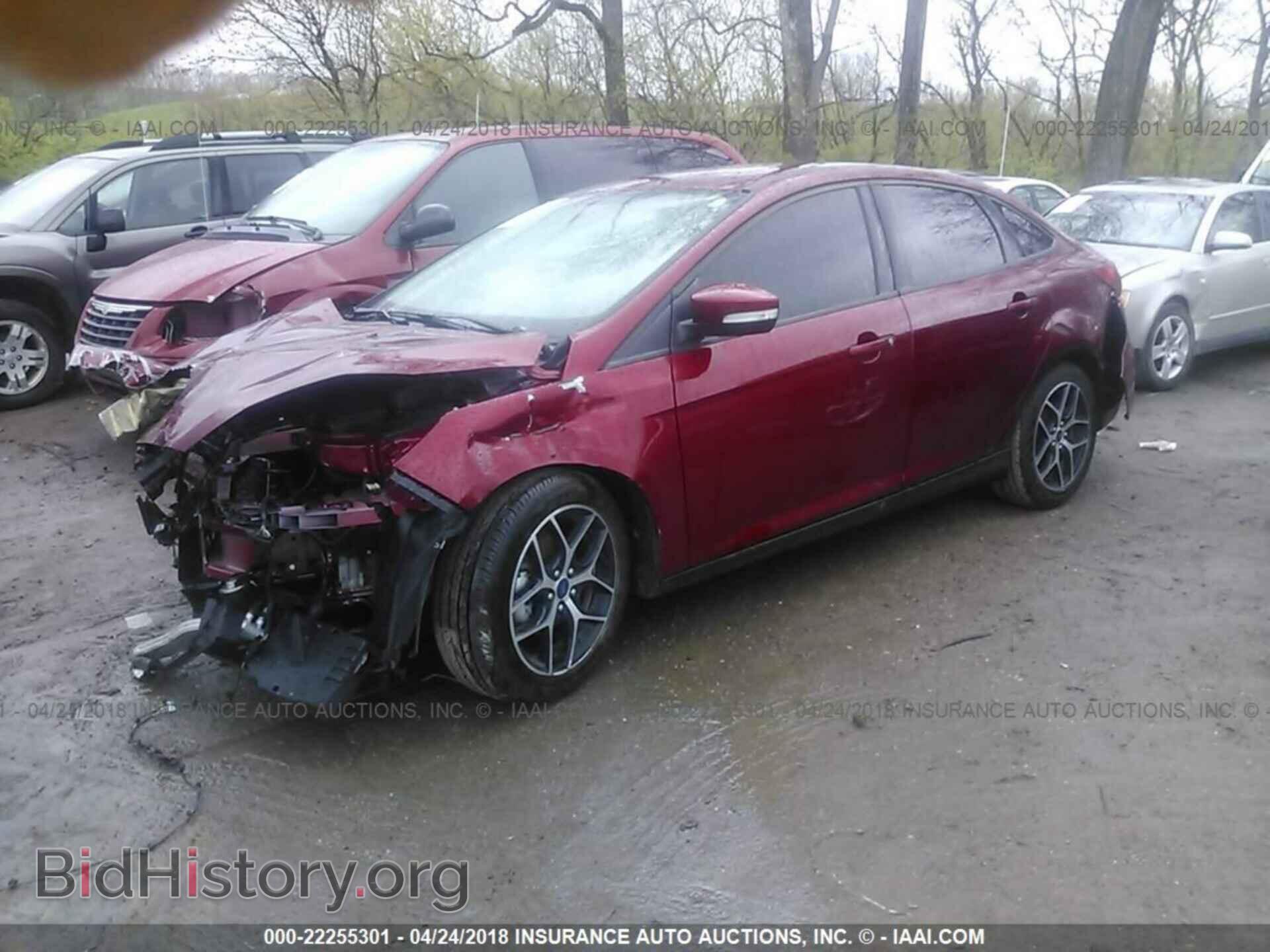 2017 Ford Focus - VIN: 1FADP3FEXHL283427 - Photo 2