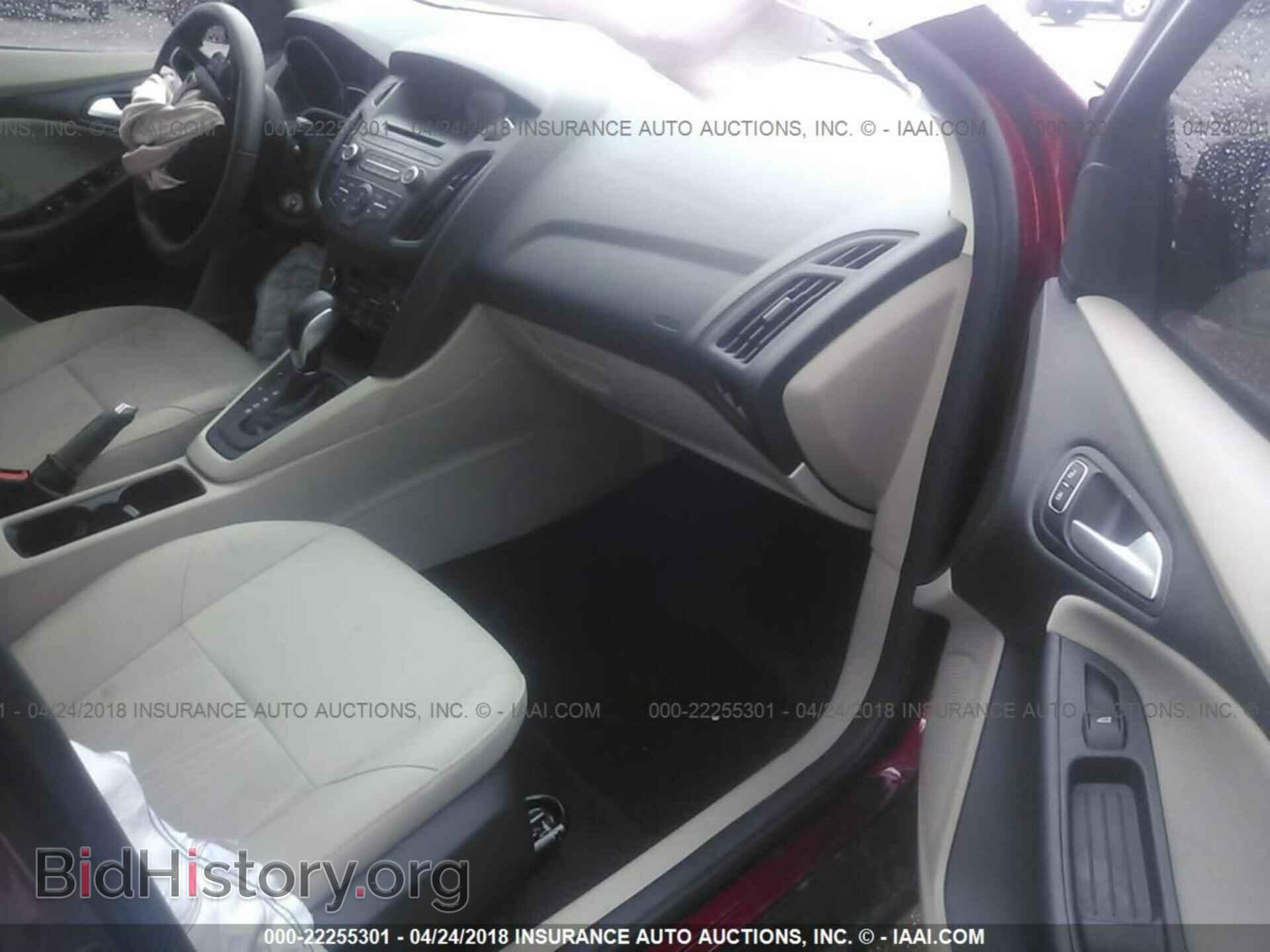2017 Ford Focus - VIN: 1FADP3FEXHL283427 - Photo 5