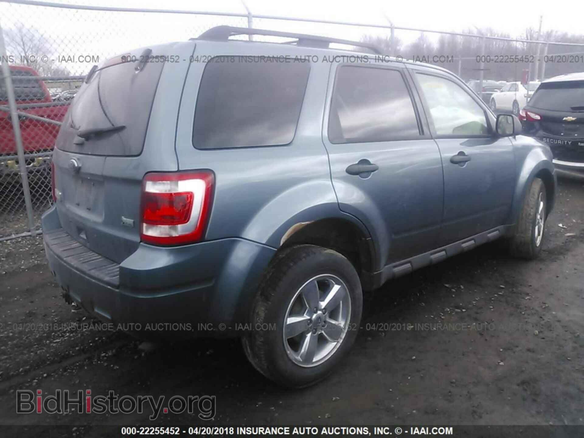 2012 Ford Escape - VIN: 1FMCU9DG6CKB15638 - Photo 4