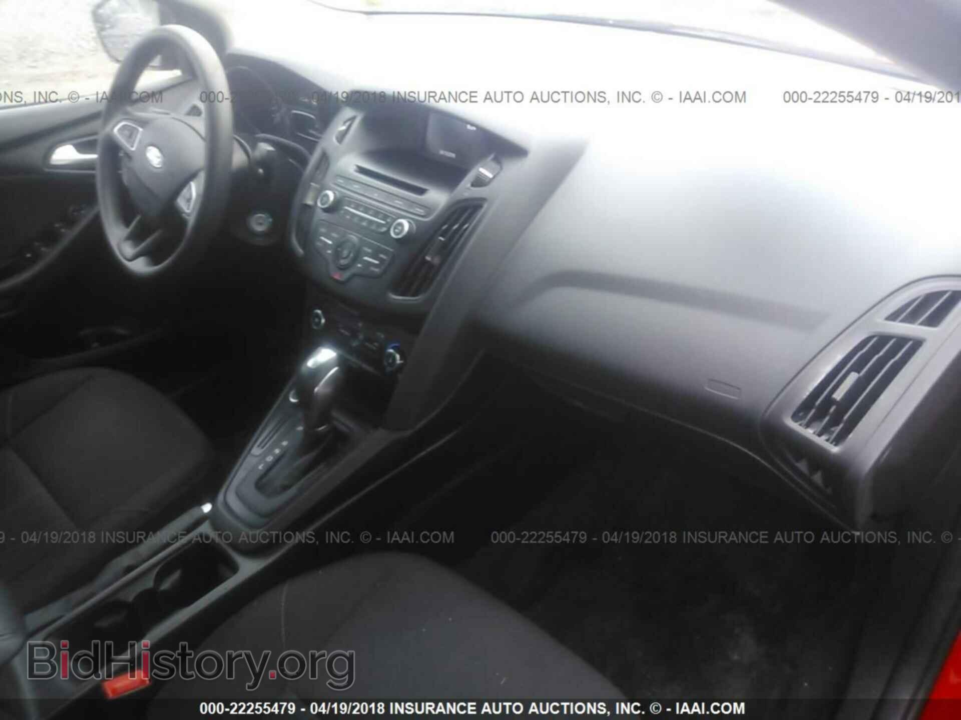 2016 Ford Focus - VIN: 1FADP3F28GL214031 - Photo 5
