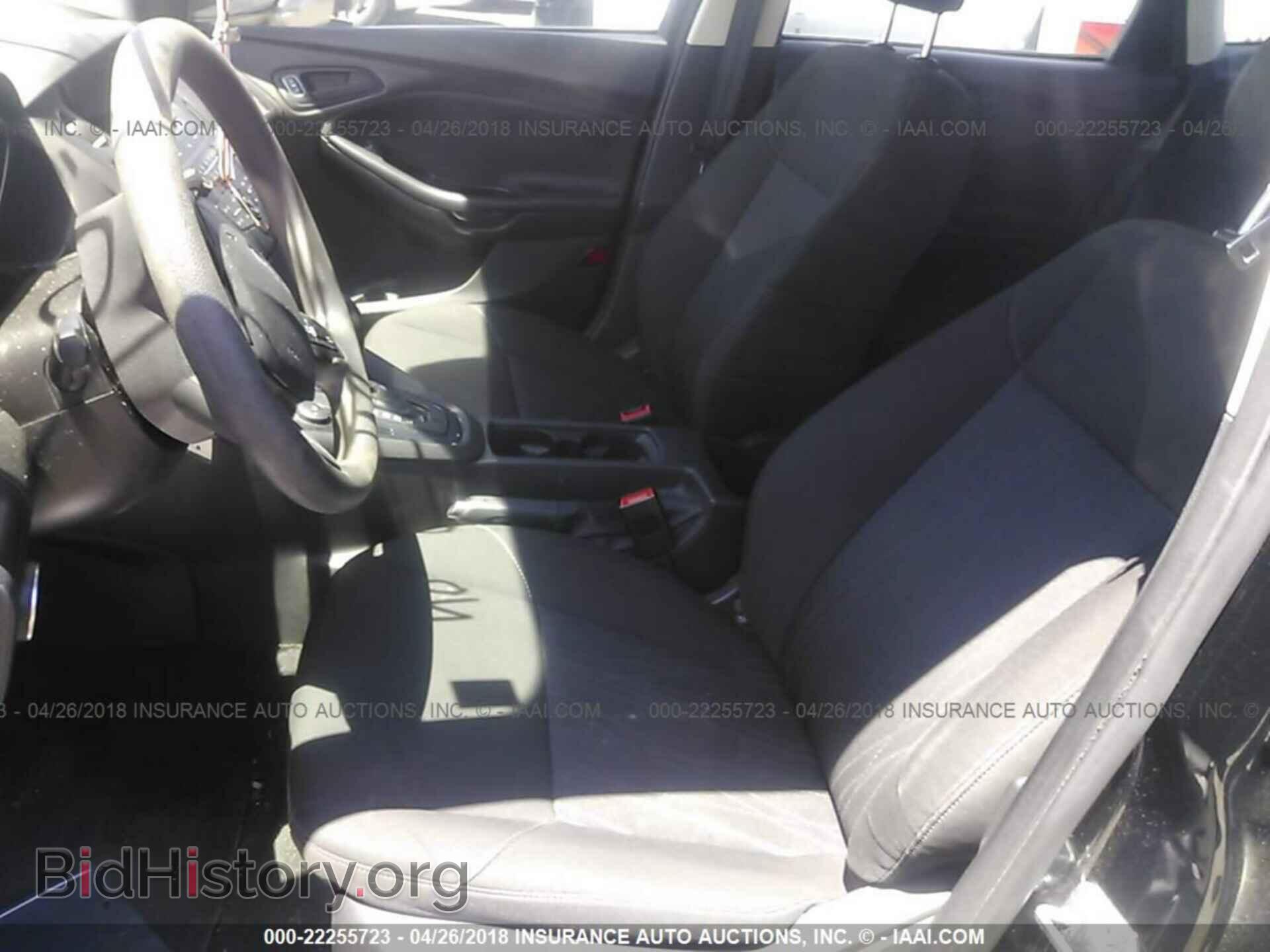 2016 Ford Focus - VIN: 1FADP3E27GL220744 - Photo 5