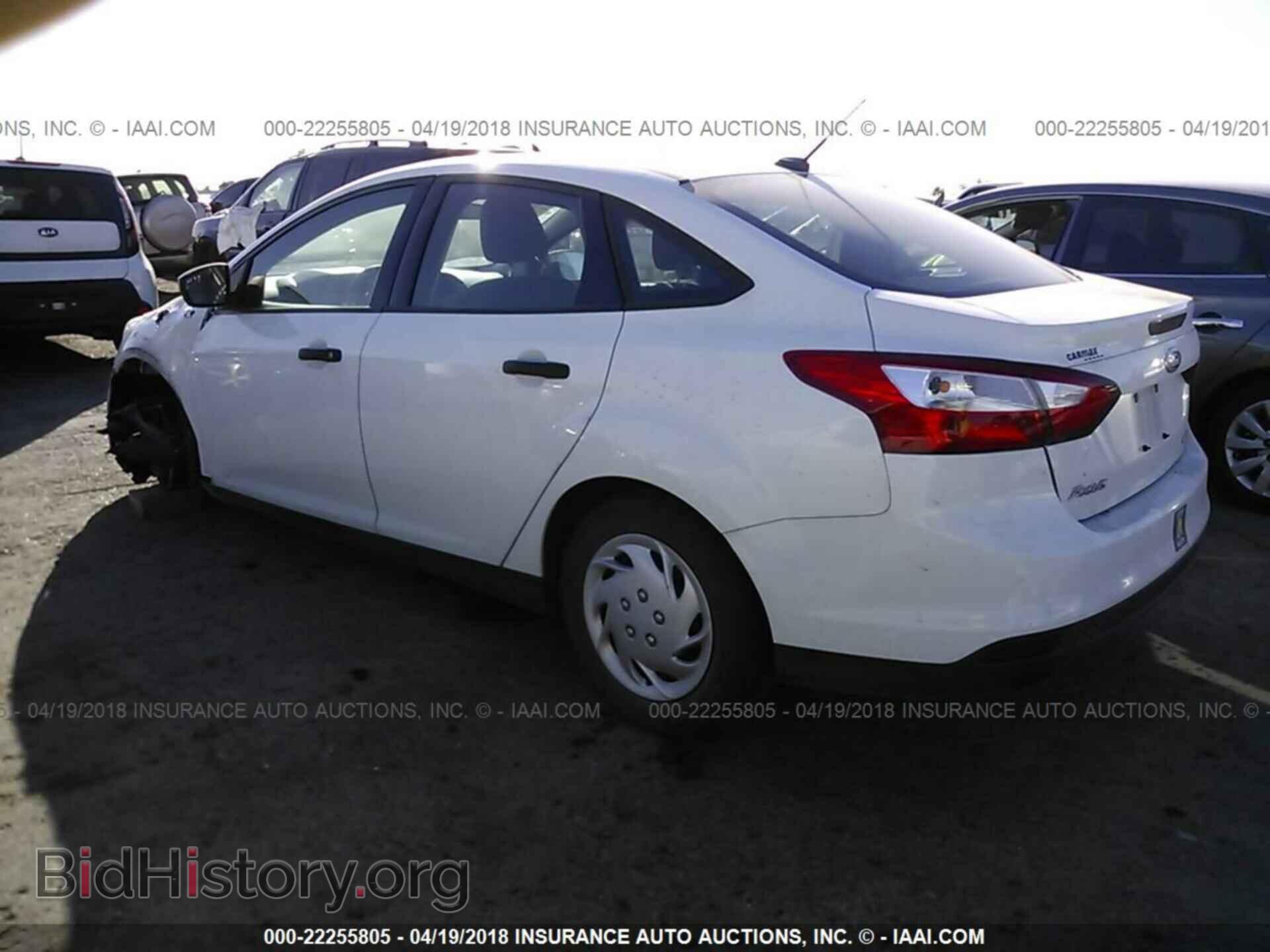 2012 Ford Focus - VIN: 1FAHP3E25CL433302 - Photo 3