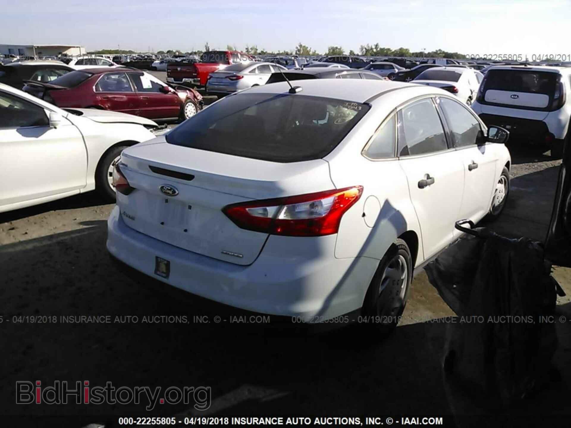 2012 Ford Focus - VIN: 1FAHP3E25CL433302 - Photo 4