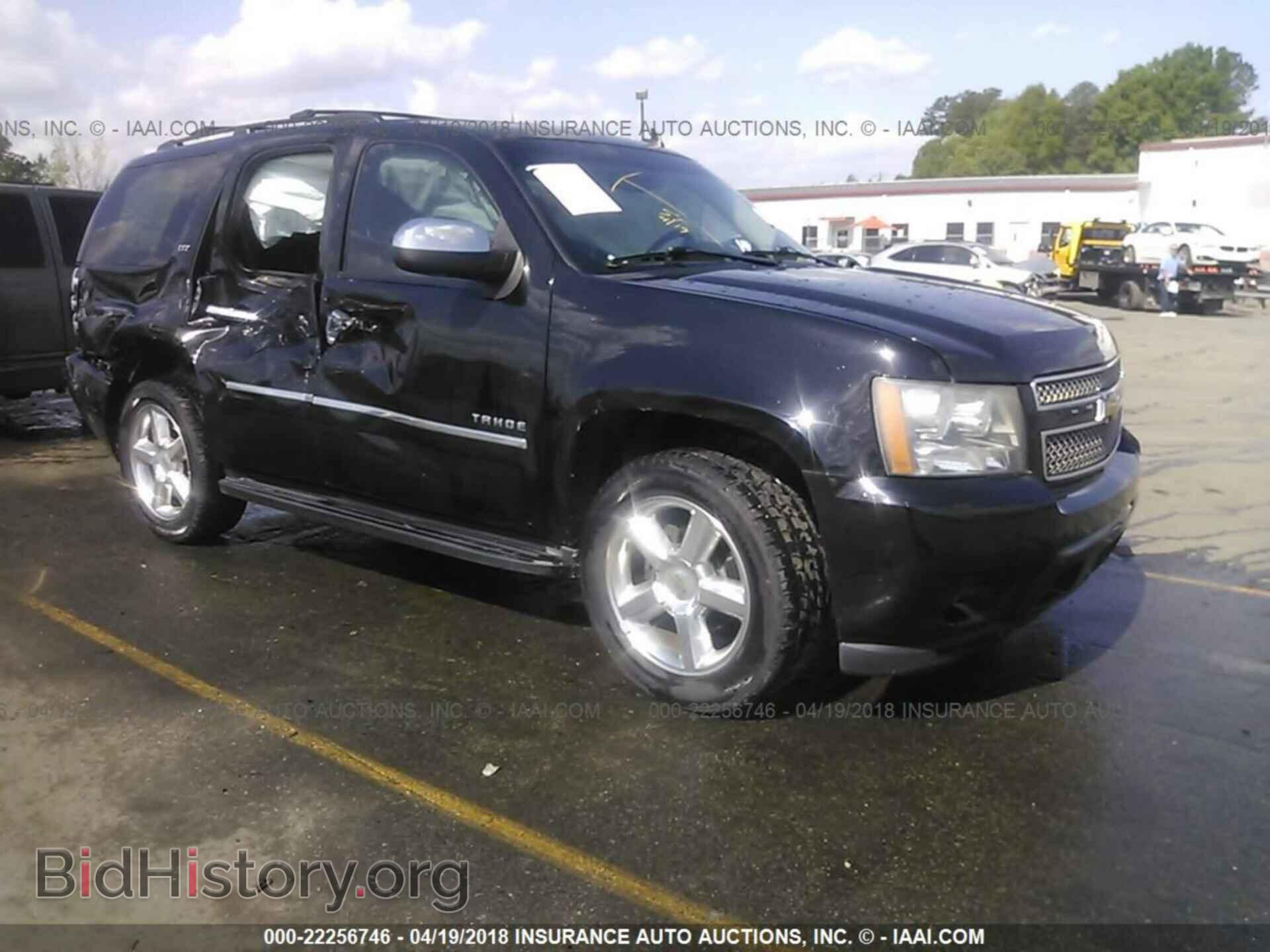 Фотография 1GNSCCE0XBR298041 - Chevrolet Tahoe 2011