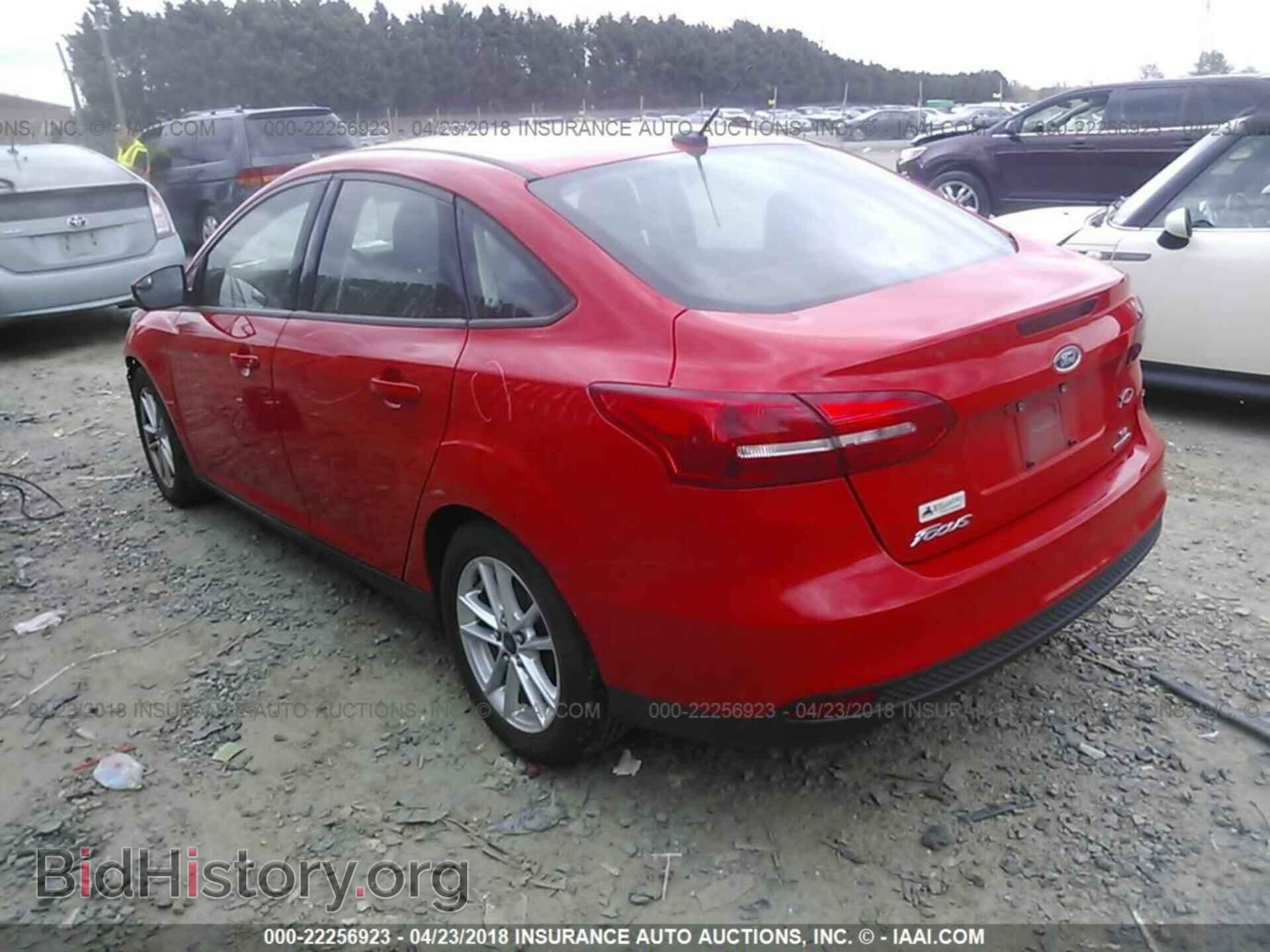 2015 Ford Focus - VIN: 1FADP3F22FL209406 - Photo 3