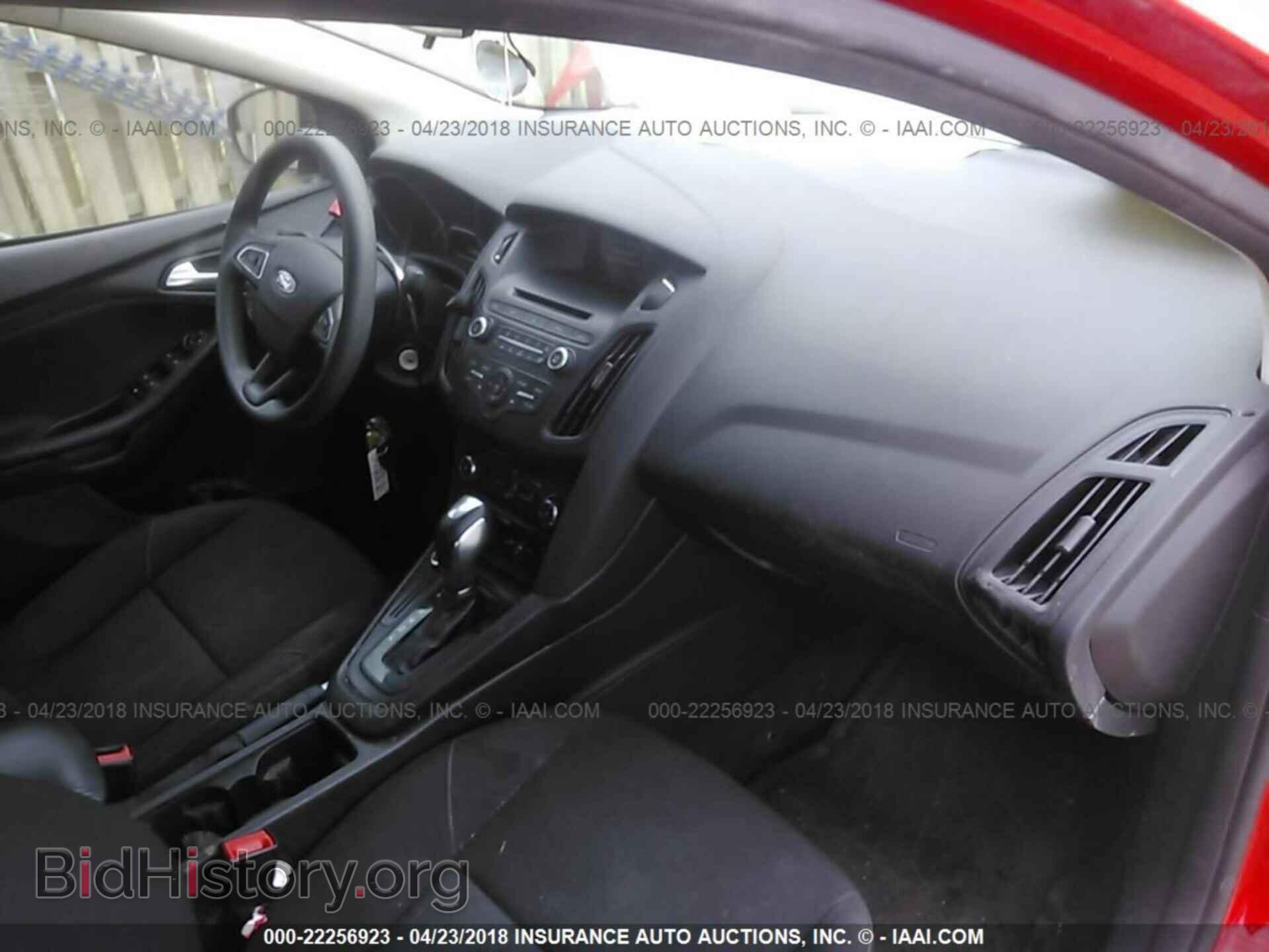 2015 Ford Focus - VIN: 1FADP3F22FL209406 - Photo 5