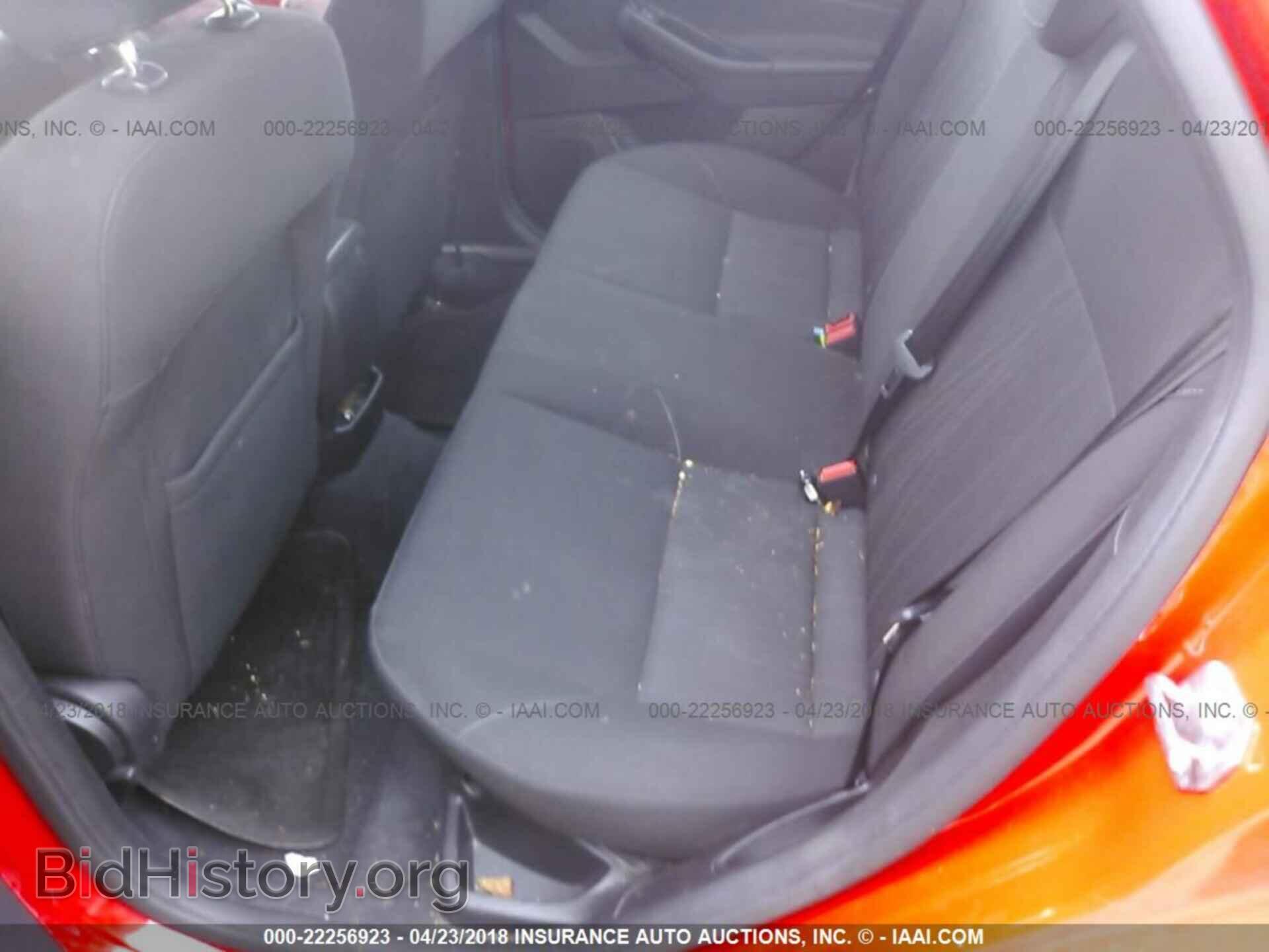 2015 Ford Focus - VIN: 1FADP3F22FL209406 - Photo 8