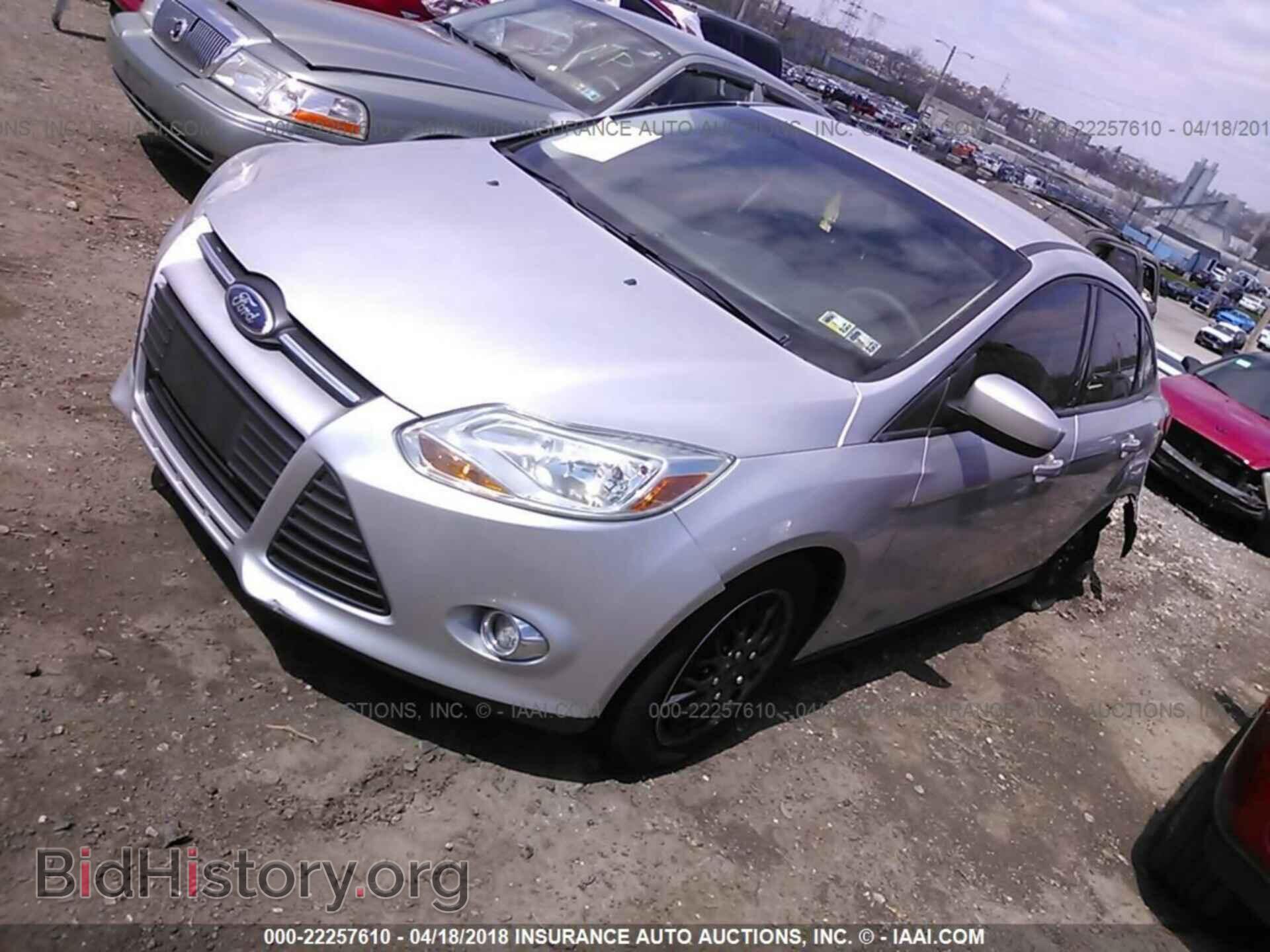 2012 Ford Focus - VIN: 1FAHP3F25CL201989 - Photo 2