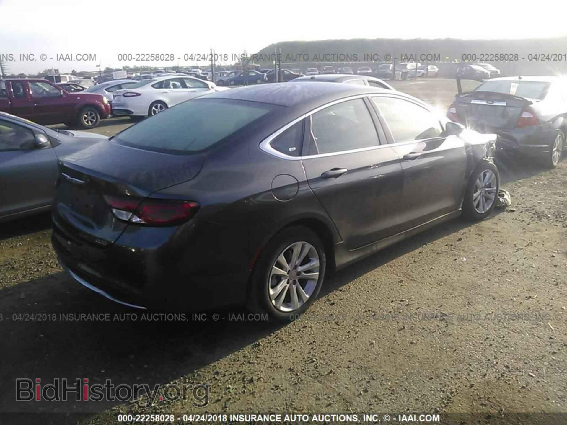 2015 Chrysler 200 - VIN: 1C3CCCAB9FN703876 - Photo 4