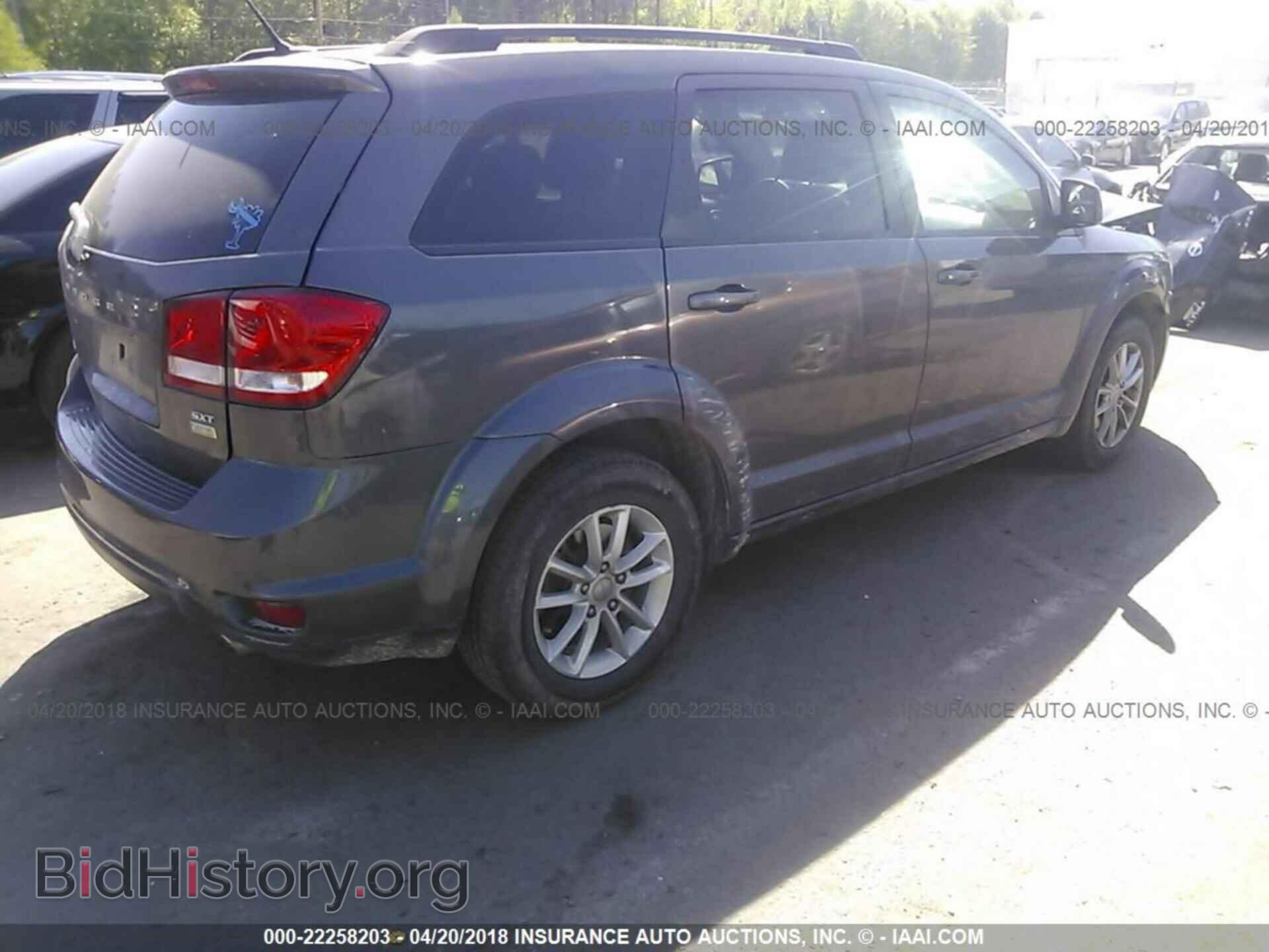 2015 Dodge Journey - VIN: 3C4PDCBG3FT595274 - Photo 4