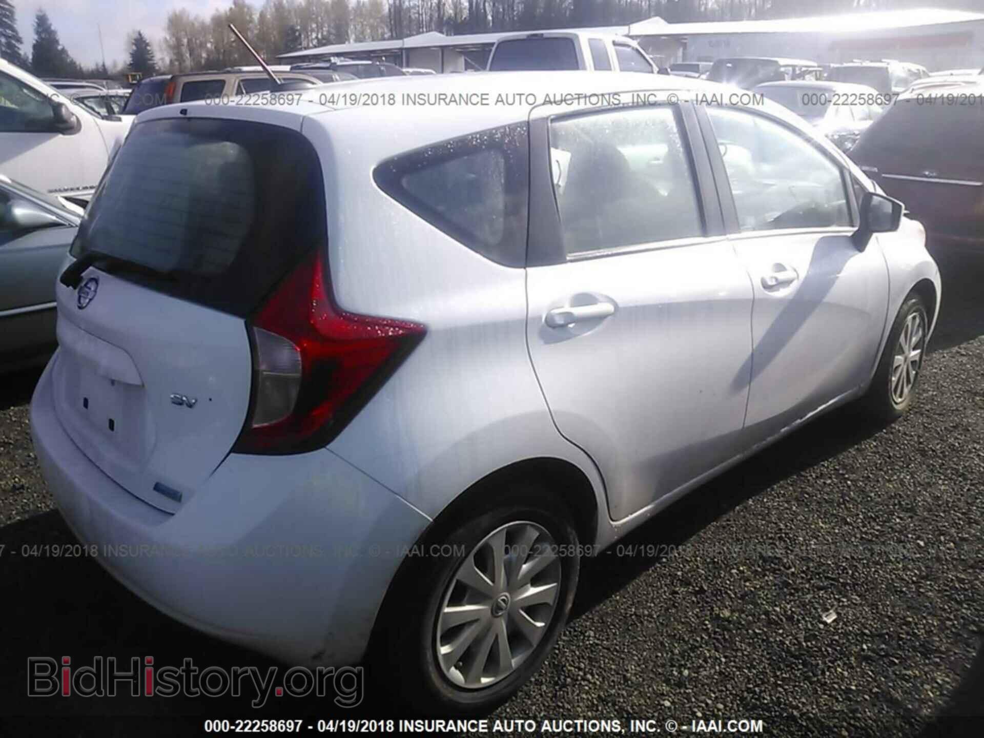 2016 Nissan Versa note - VIN: 3N1CE2CP3GL402436 - Photo 4