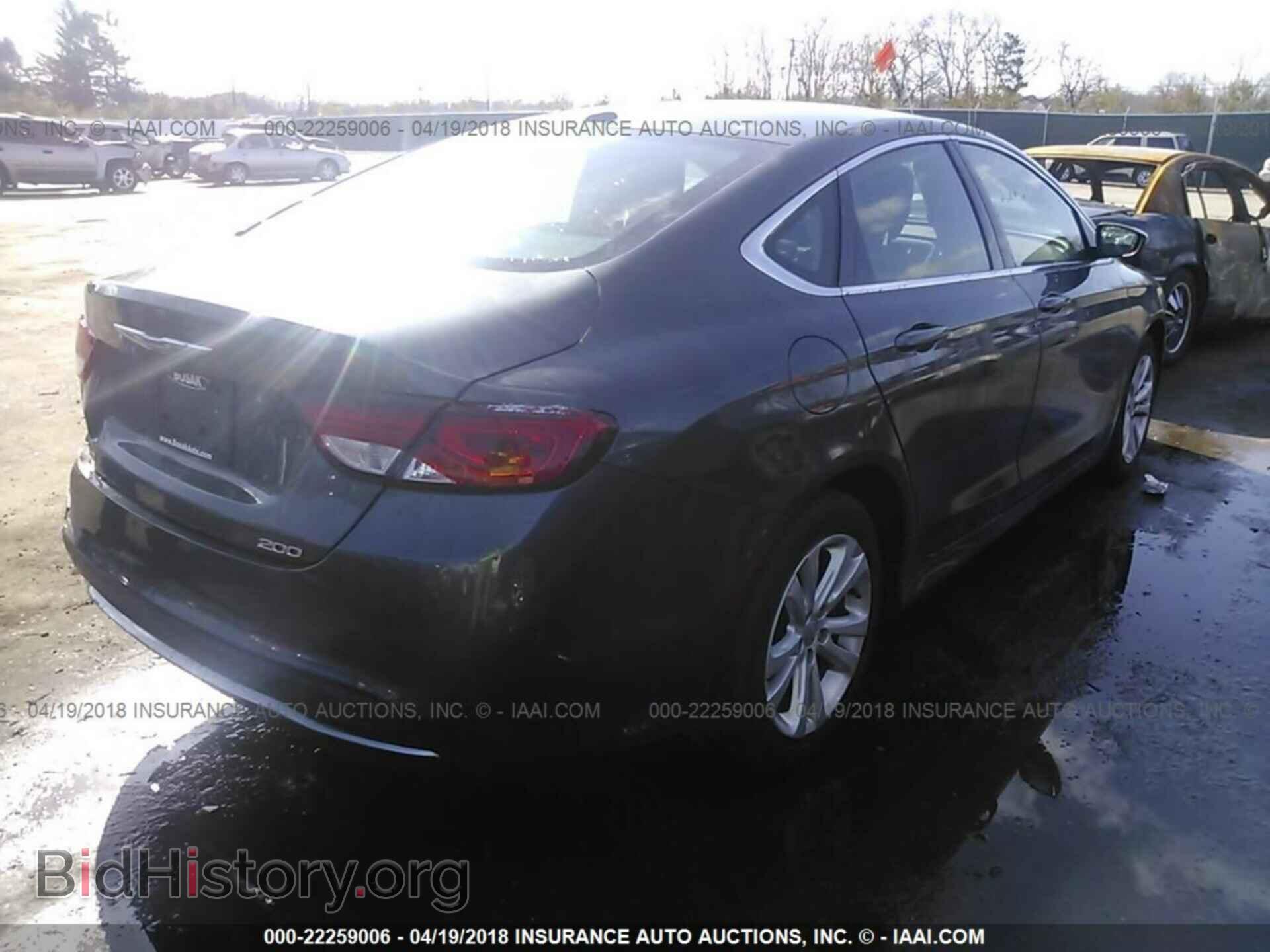 2015 Chrysler 200 - VIN: 1C3CCCAB8FN590244 - Photo 4