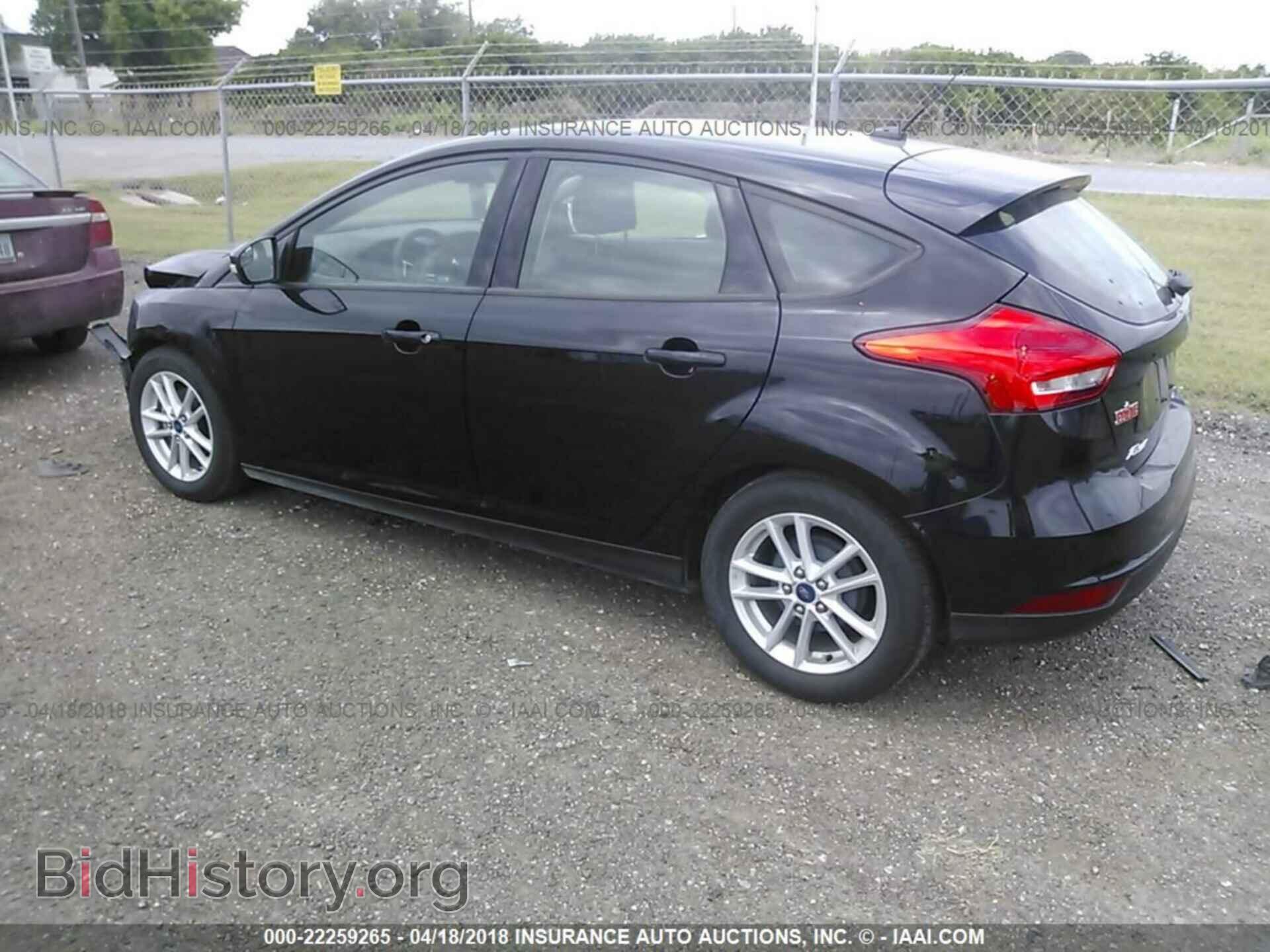 2016 Ford Focus - VIN: 1FADP3K28GL253191 - Photo 3
