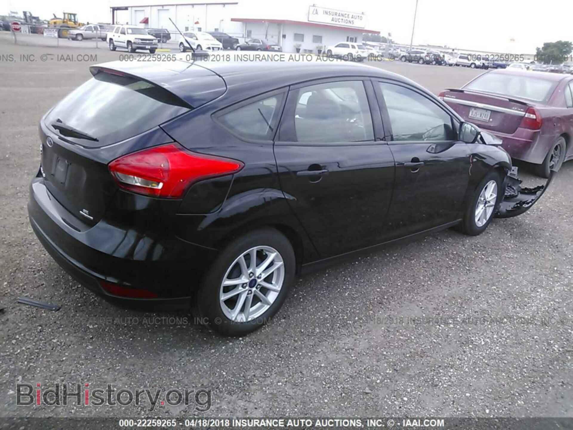 2016 Ford Focus - VIN: 1FADP3K28GL253191 - Photo 4