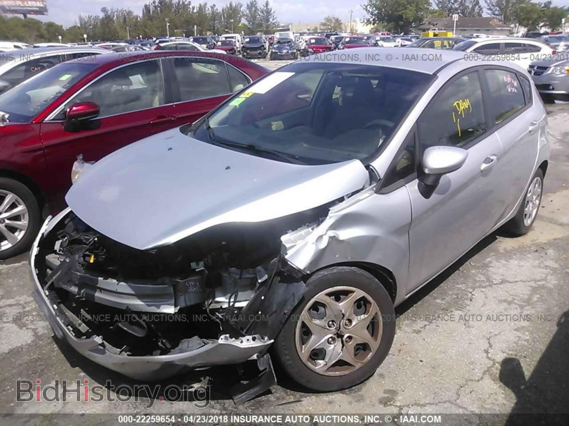 2012 Ford Fiesta - VIN: 3FADP4EJ7CM110847 - Photo 2