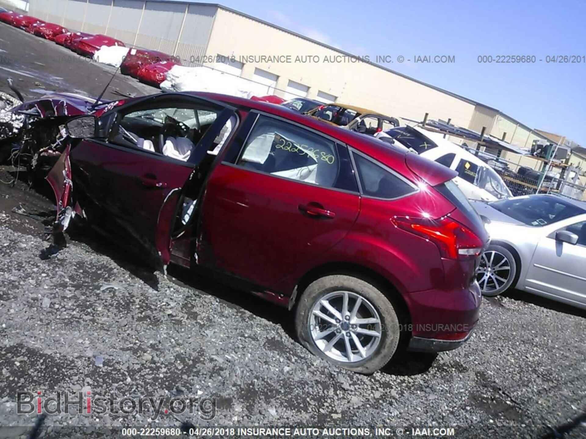 2017 Ford Focus - VIN: 1FADP3K28HL327954 - Photo 3