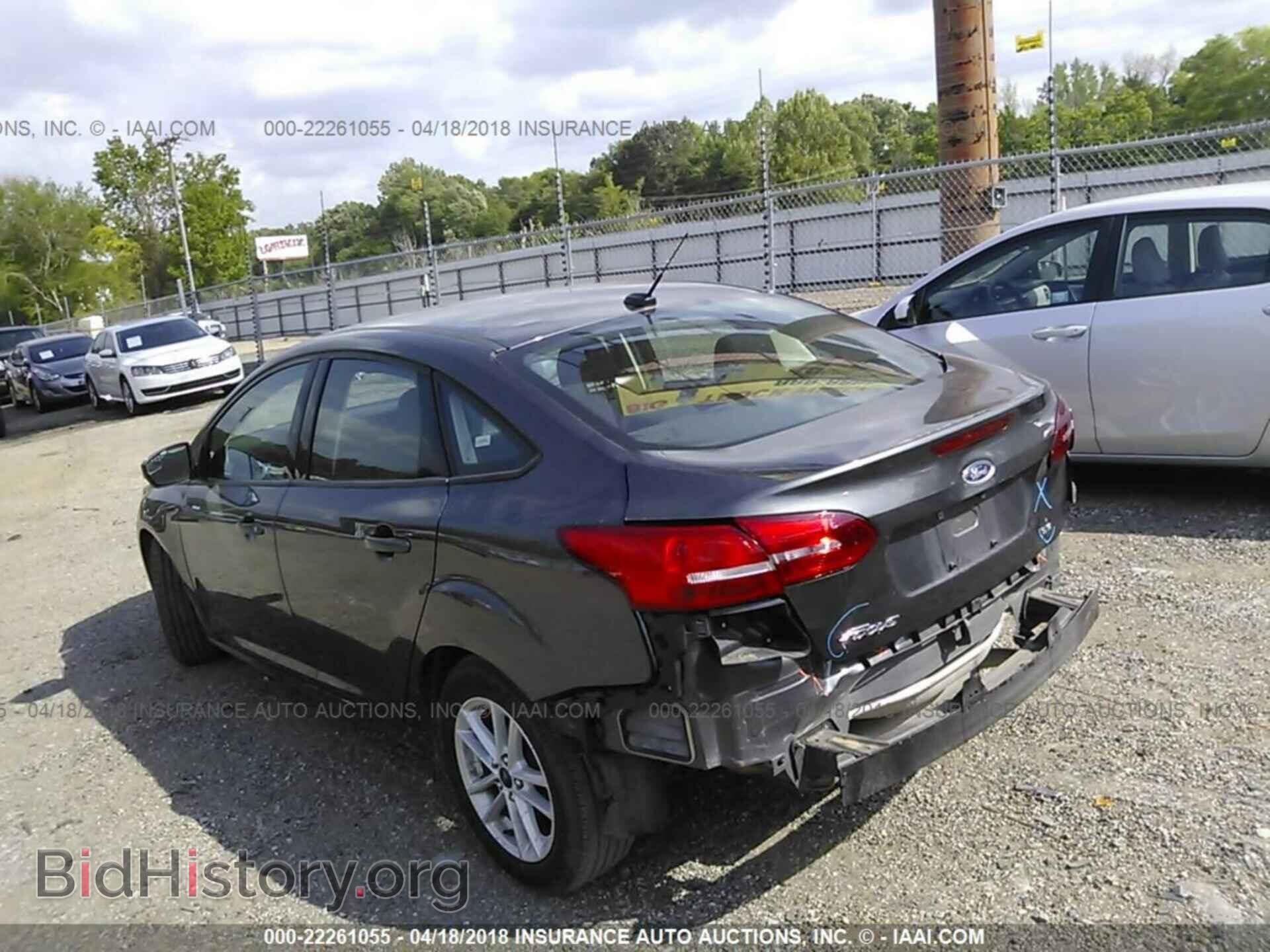 2017 Ford Focus - VIN: 1FADP3F22HL217072 - Photo 3