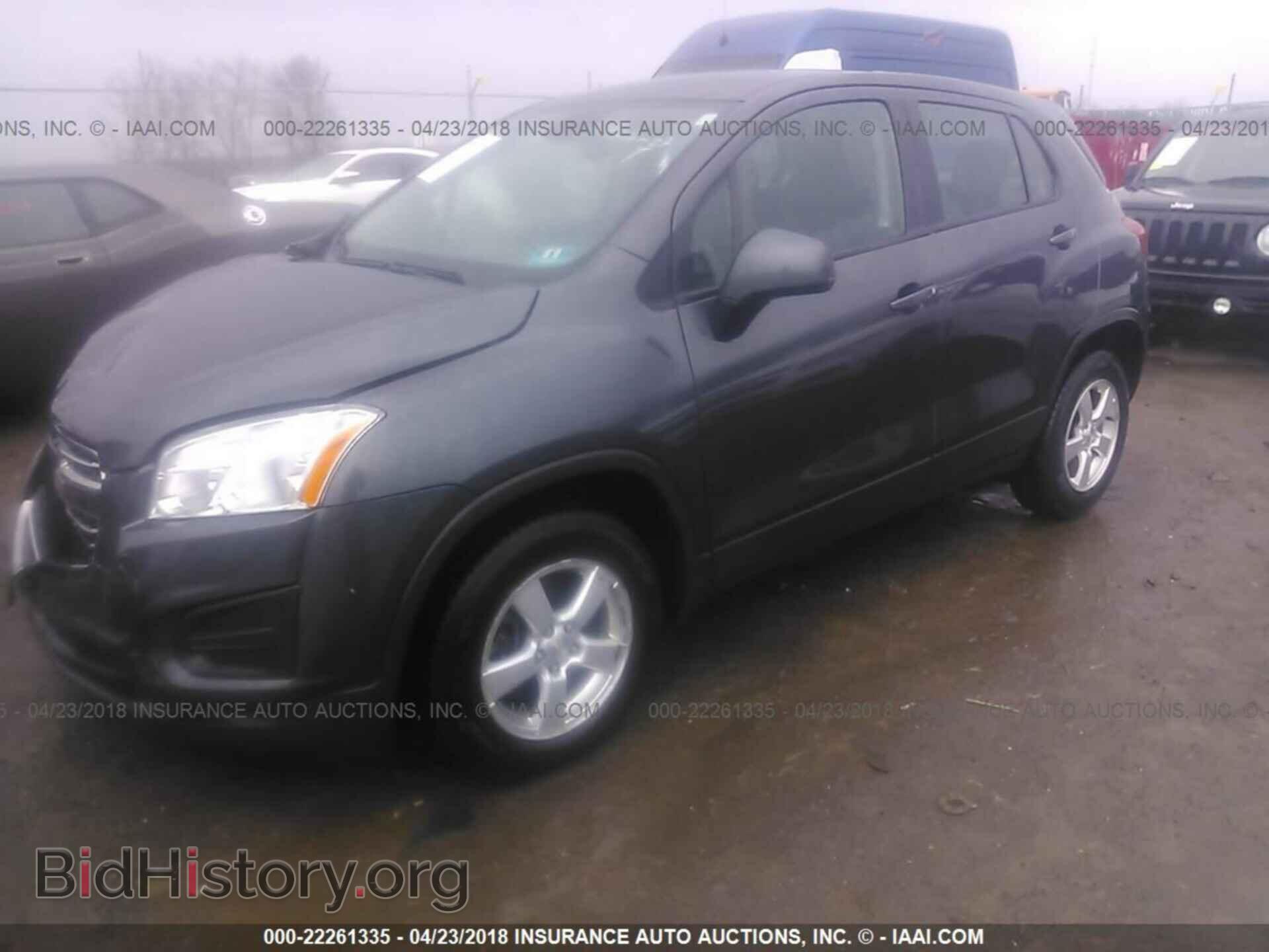 2016 Chevrolet Trax - VIN: 3GNCJNSB3GL235521 - Photo 2