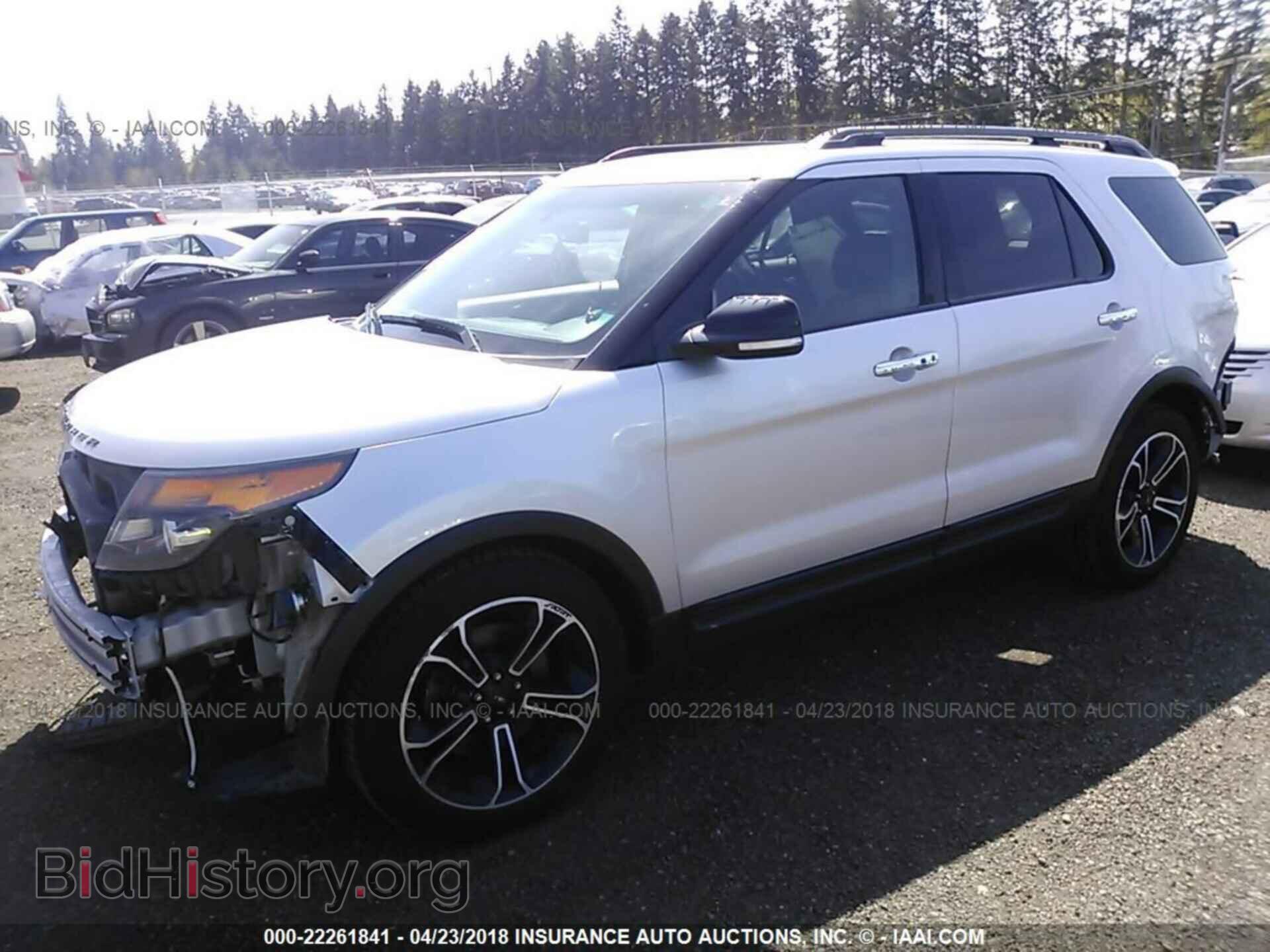 2014 Ford Explorer - VIN: 1FM5K8GT2EGA19089 - Photo 2