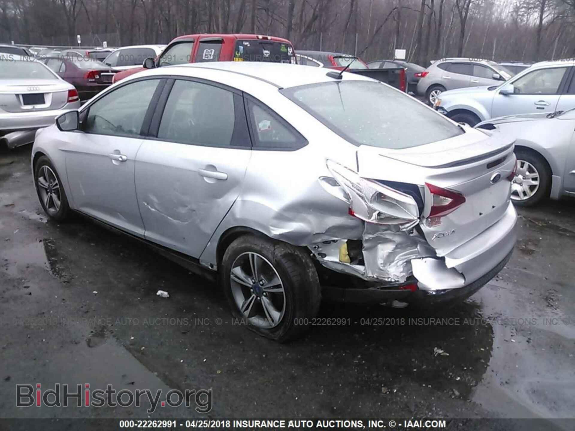 2014 Ford Focus - VIN: 1FADP3F20EL366088 - Photo 3