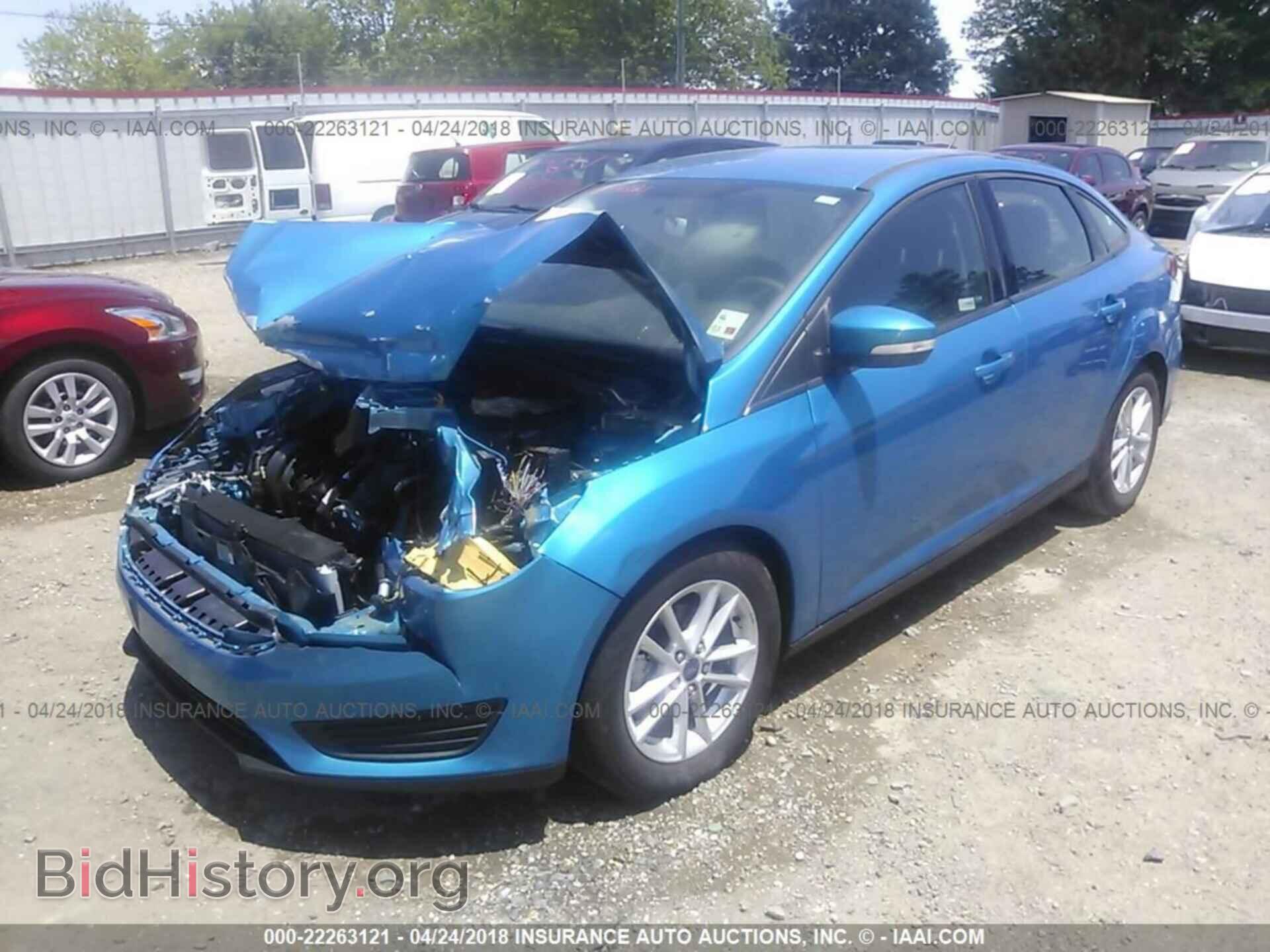2017 Ford Focus - VIN: 1FADP3F20HL241712 - Photo 2