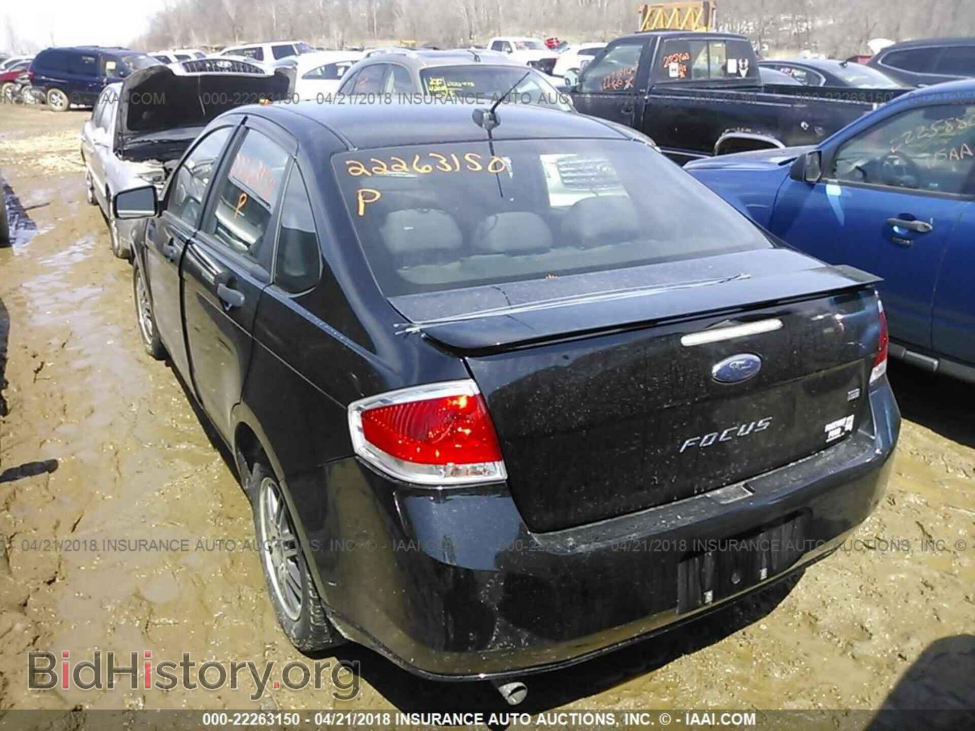 2011 Ford Focus - VIN: 1FAHP3FNXBW180497 - Фото 3