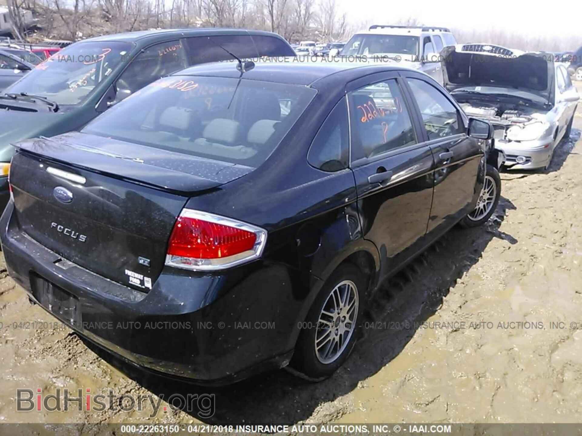 2011 Ford Focus - VIN: 1FAHP3FNXBW180497 - Фото 4