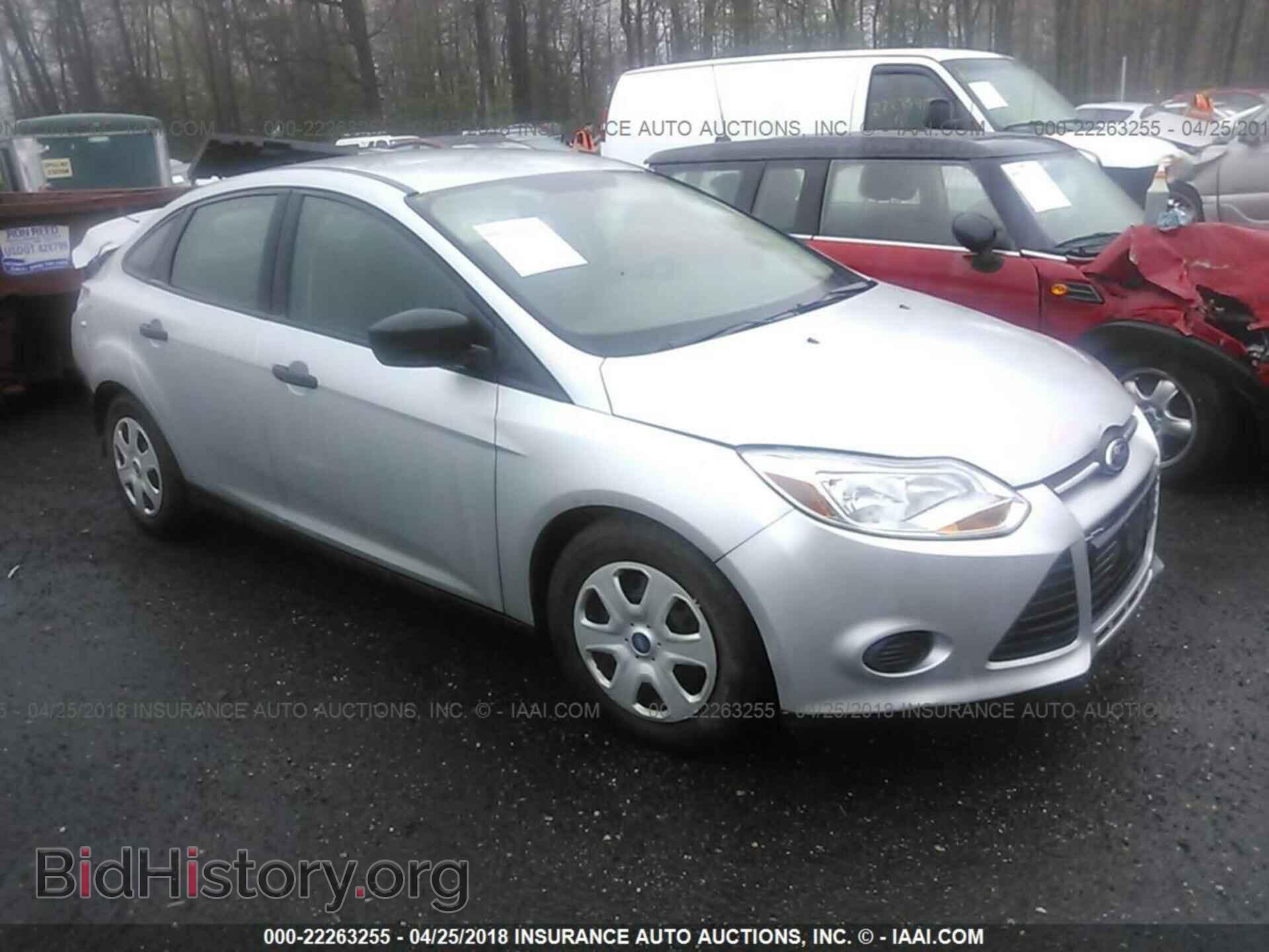 Photo 1FAHP3E29CL277183 - Ford Focus 2012